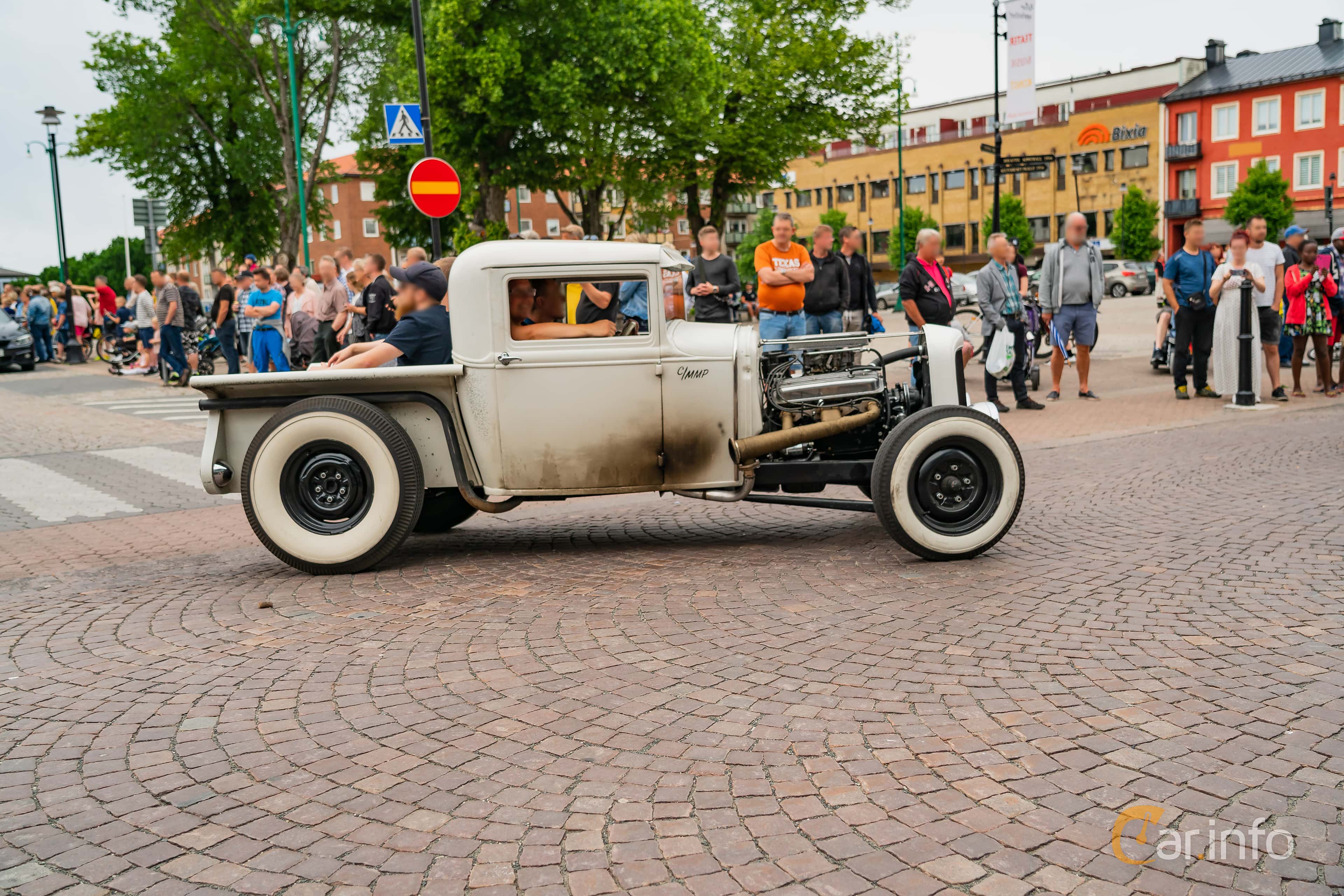Ford Model A Closed Cab Pickup 2nd Generation Series I 3.3 Manual, 3-speed