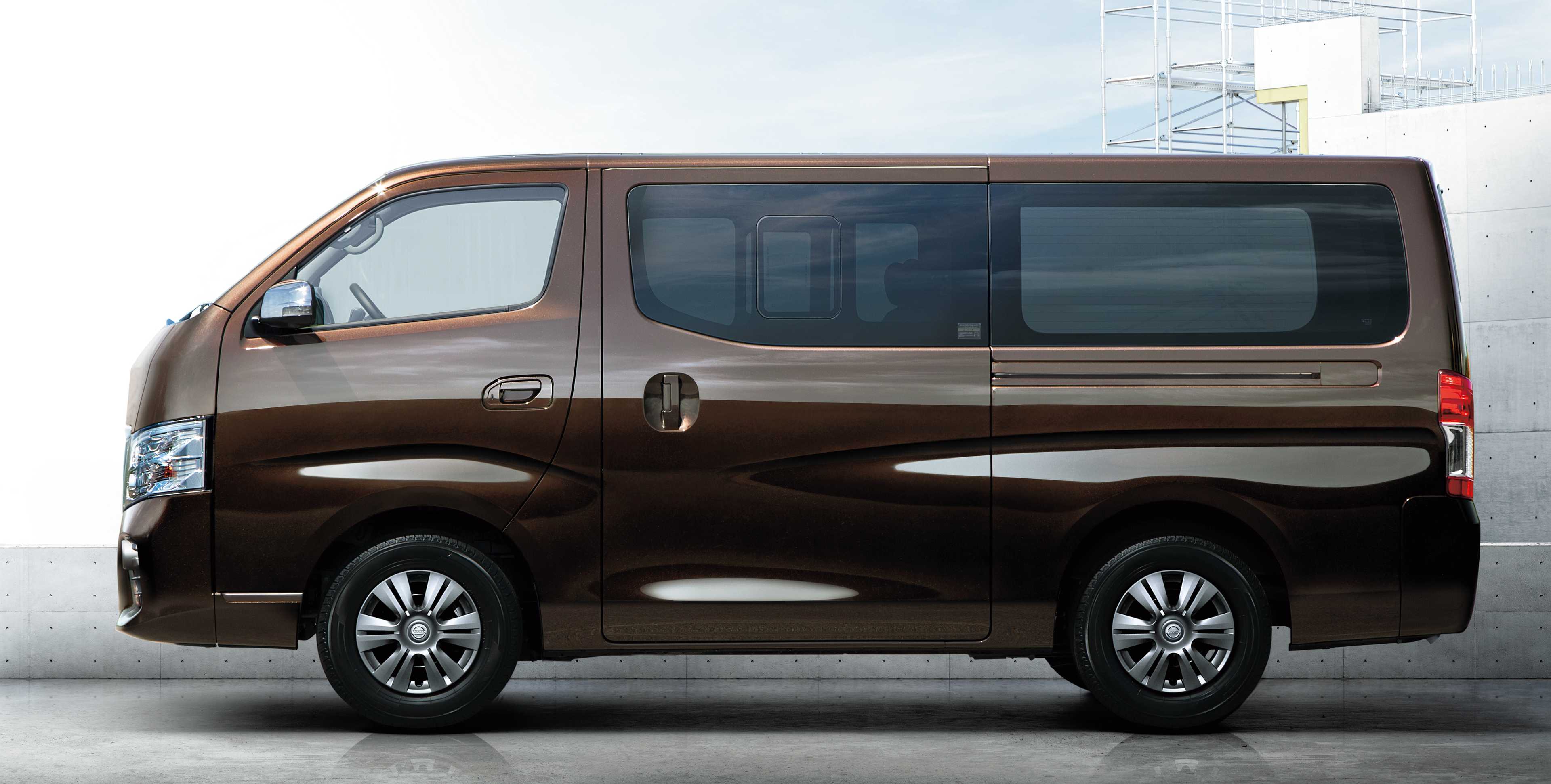 Nissan NV350 Caravan MPV 2.0 131hp, 2018