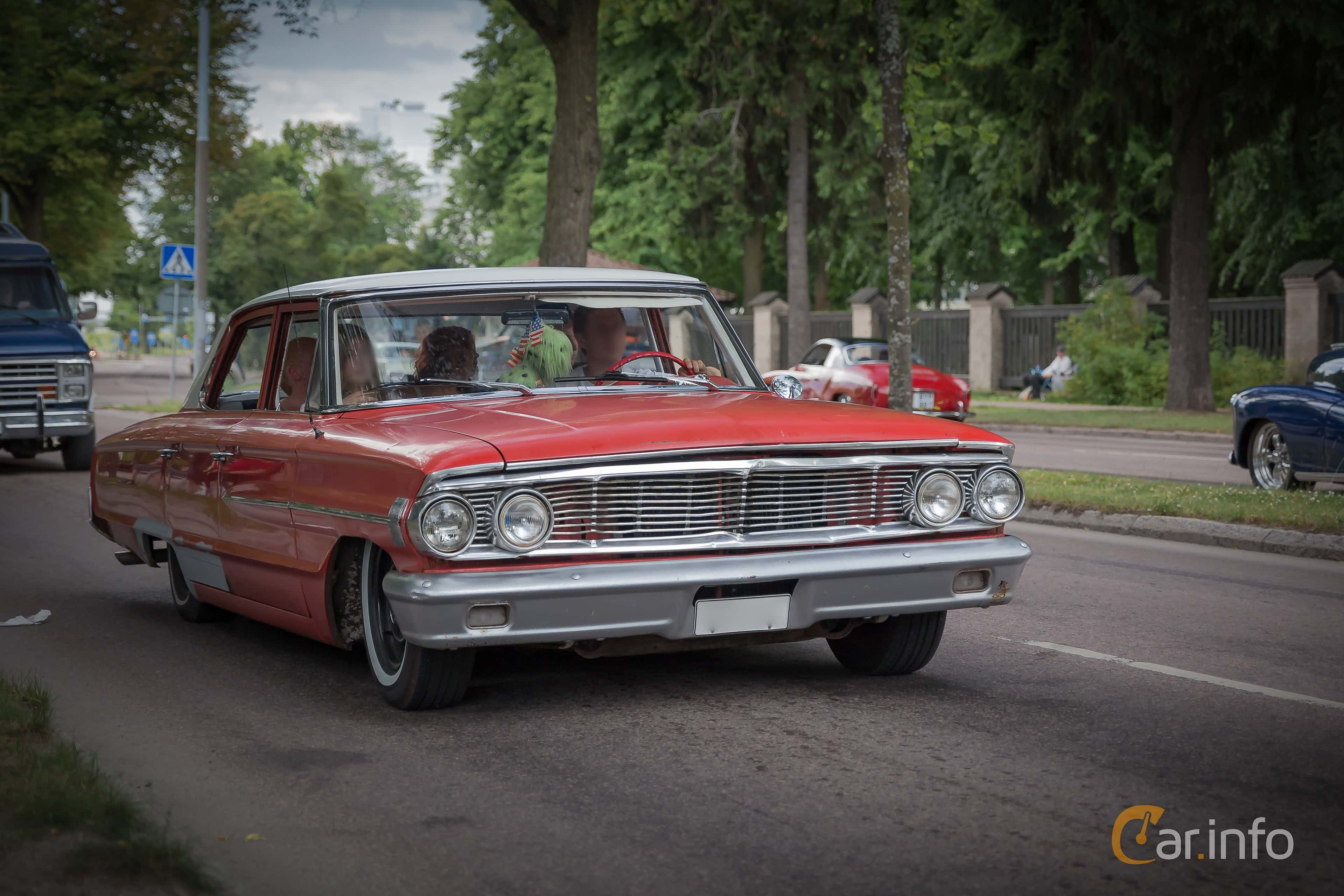 Ford Custom 500 4-door Sedan 4.7 V8 Automatic, 198hp, 1964