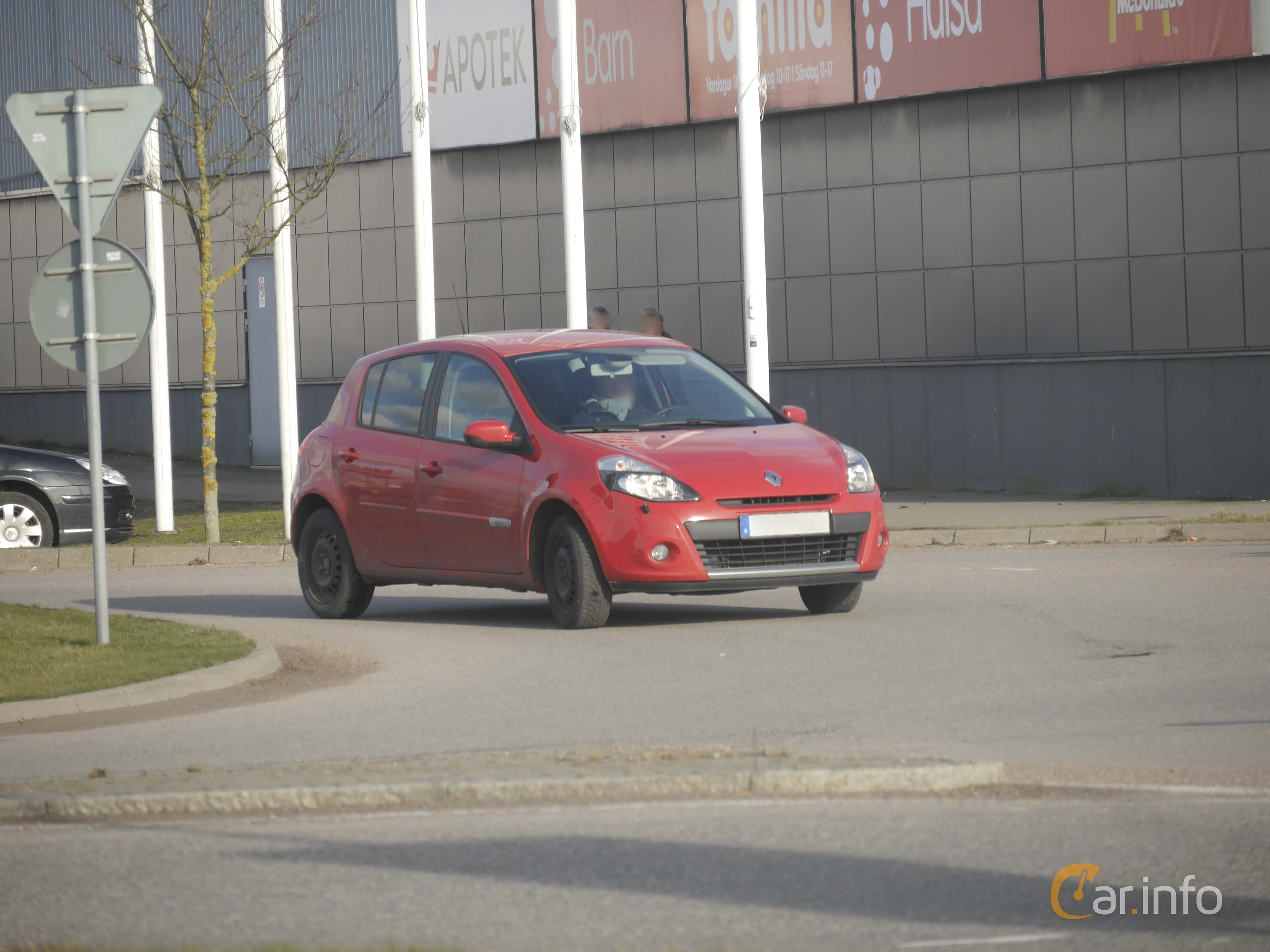 Renault Clio 5-door Hatchback 1.2 Manual, 79hp, 2013