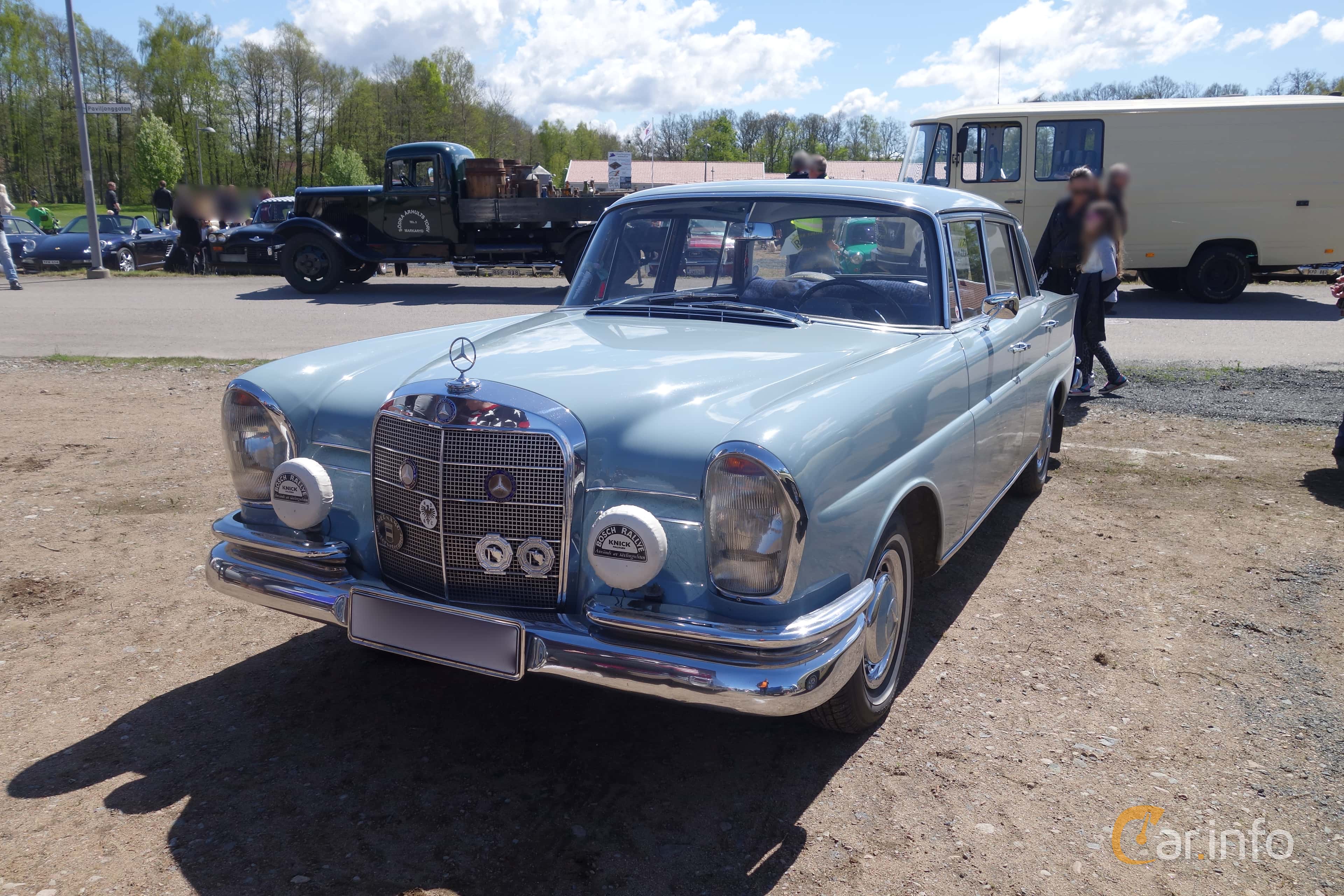Mercedes-Benz 220 S Sedan  105hp, 1964