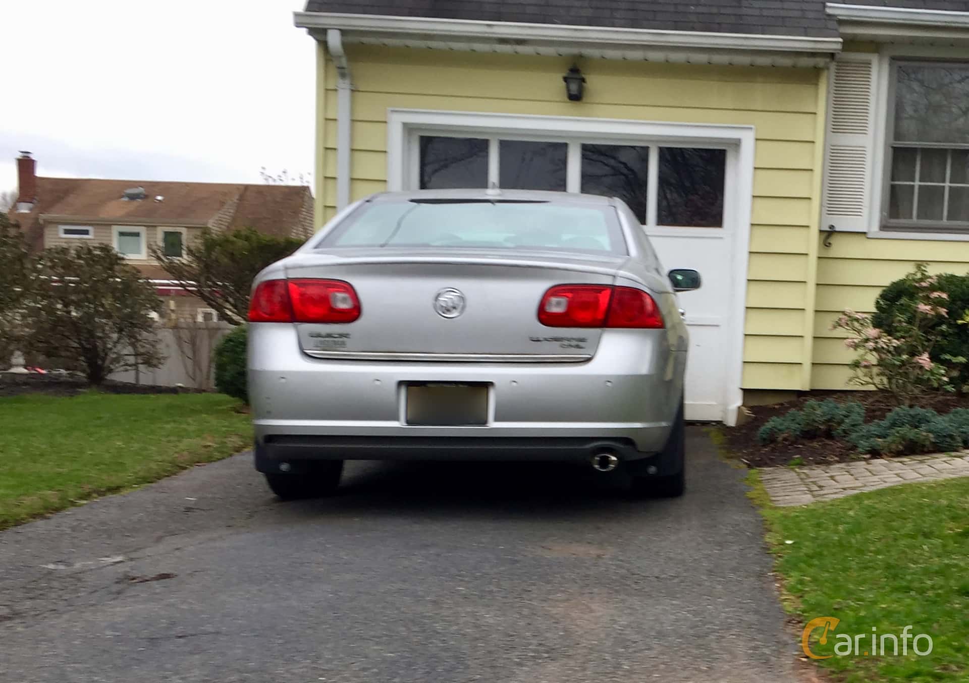 Buick Lucerne 3.9 V6 E85 Hydra-Matic, 230hp, 2011