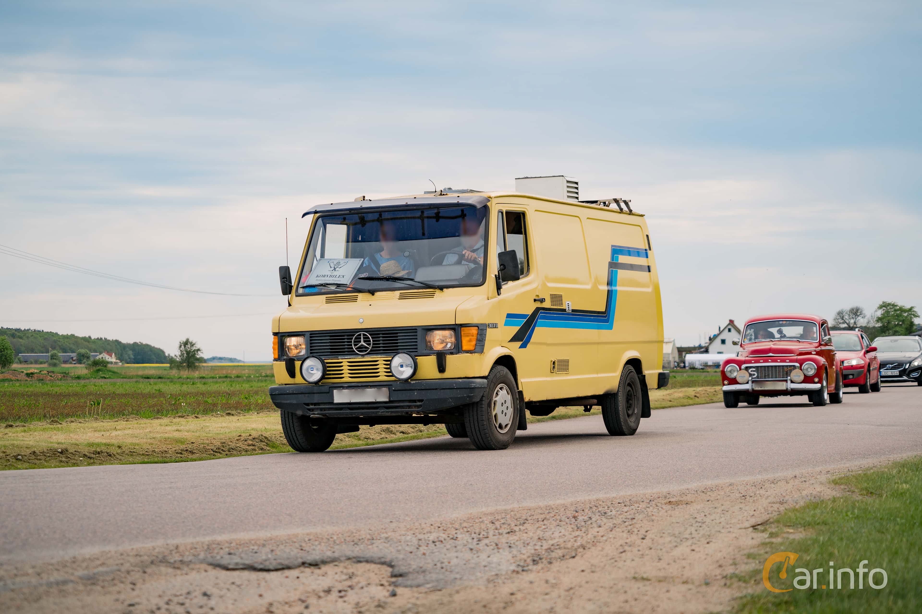 Mercedes-Benz 407 D  Manual, 72hp, 1983