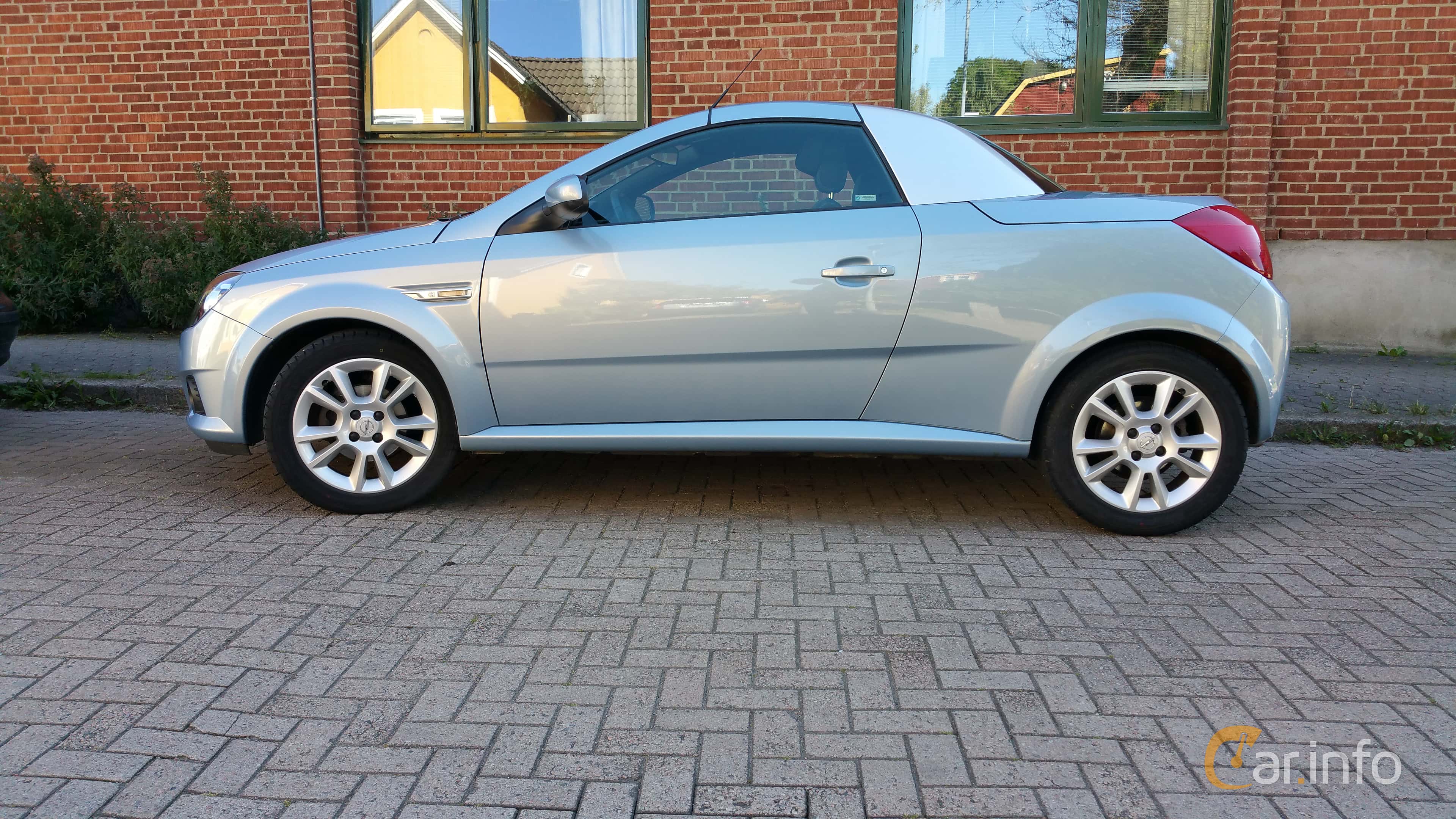 Opel Tigra TwinTop generation B 1.3 CDTI Manual, 5-speed