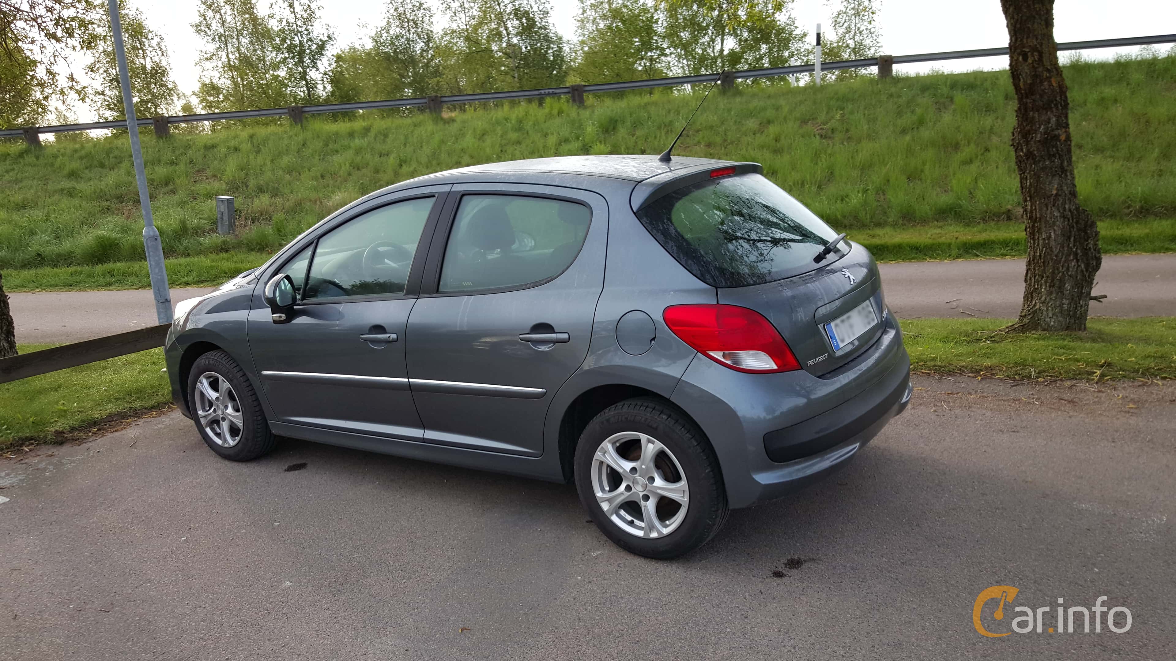 Peugeot 207 5-door 1.6 HDi FAP Manual, 92hp, 2012