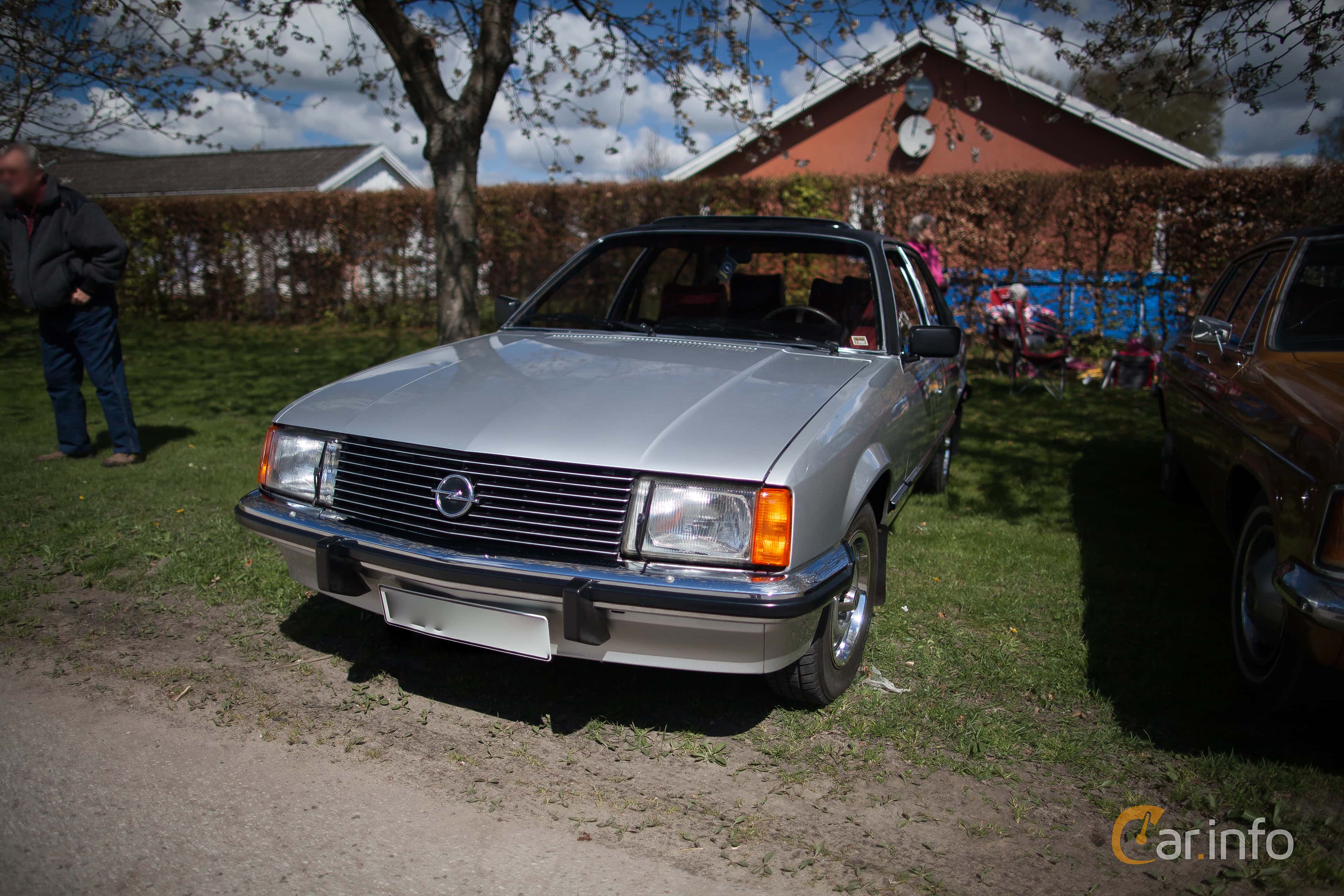 Opel Rekord 4-door 2.0 E Manual, 110hp, 1980