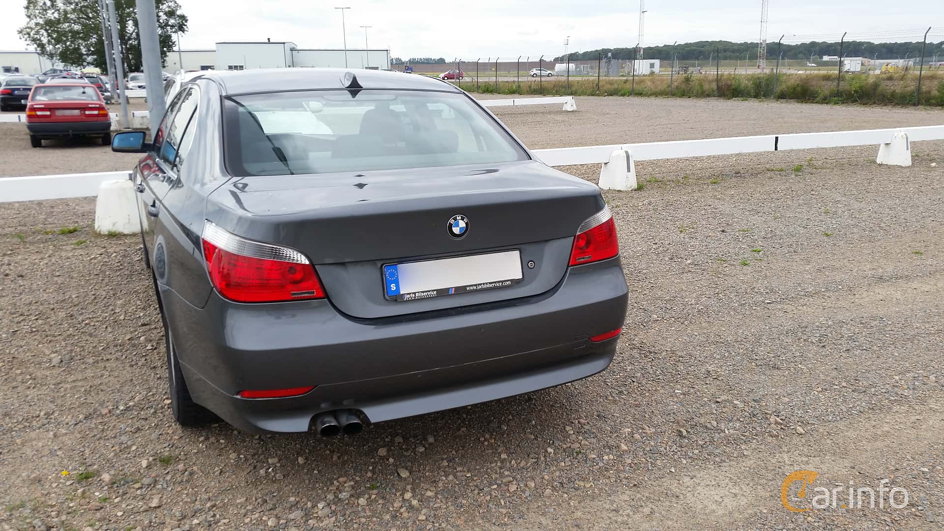 BMW 520i Sedan  Manual, 170hp, 2004