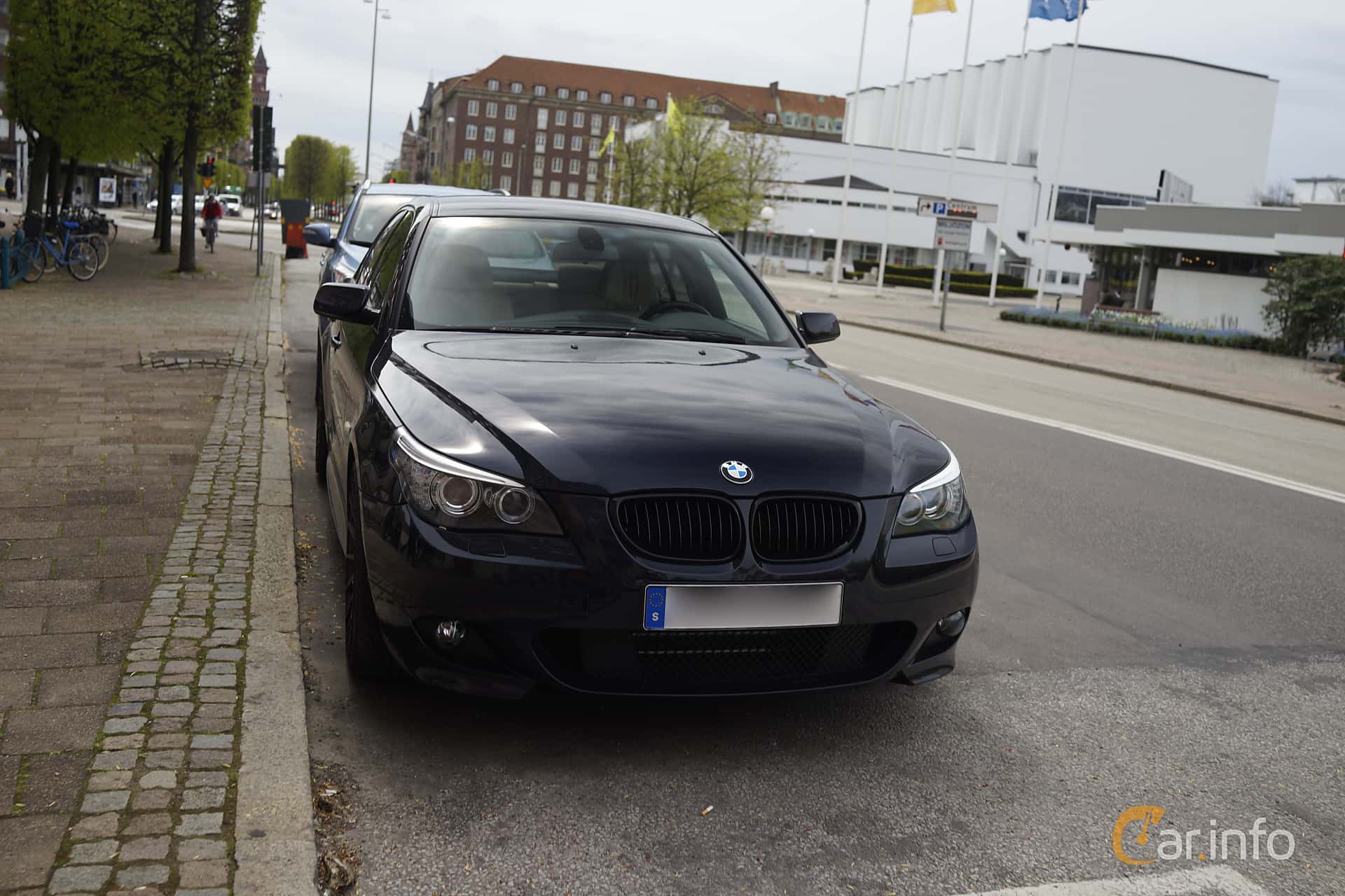 BMW 550i Sedan  Manual, 367hp, 2009
