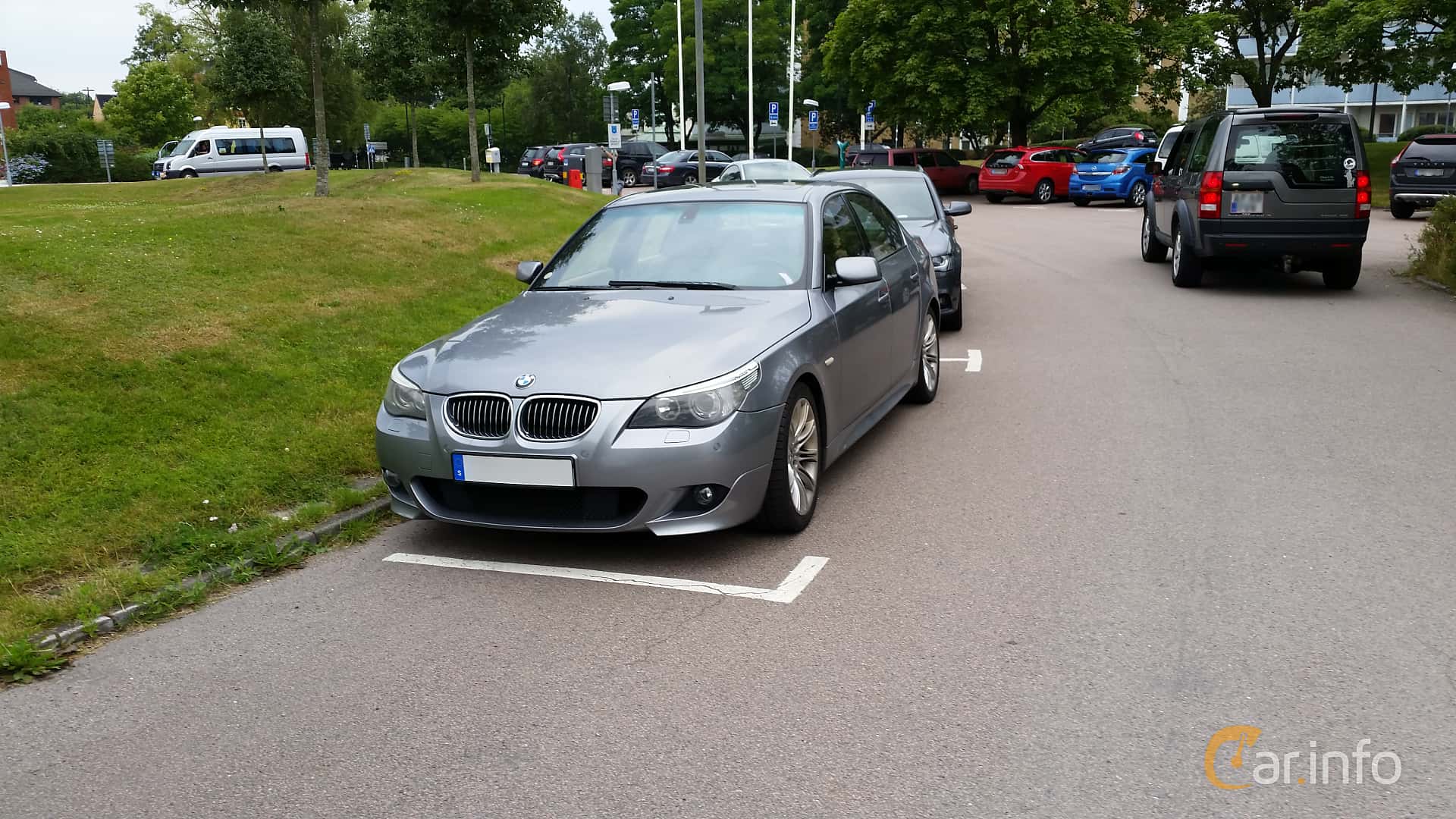 BMW 545i Sedan  Automatic, 333hp, 2005