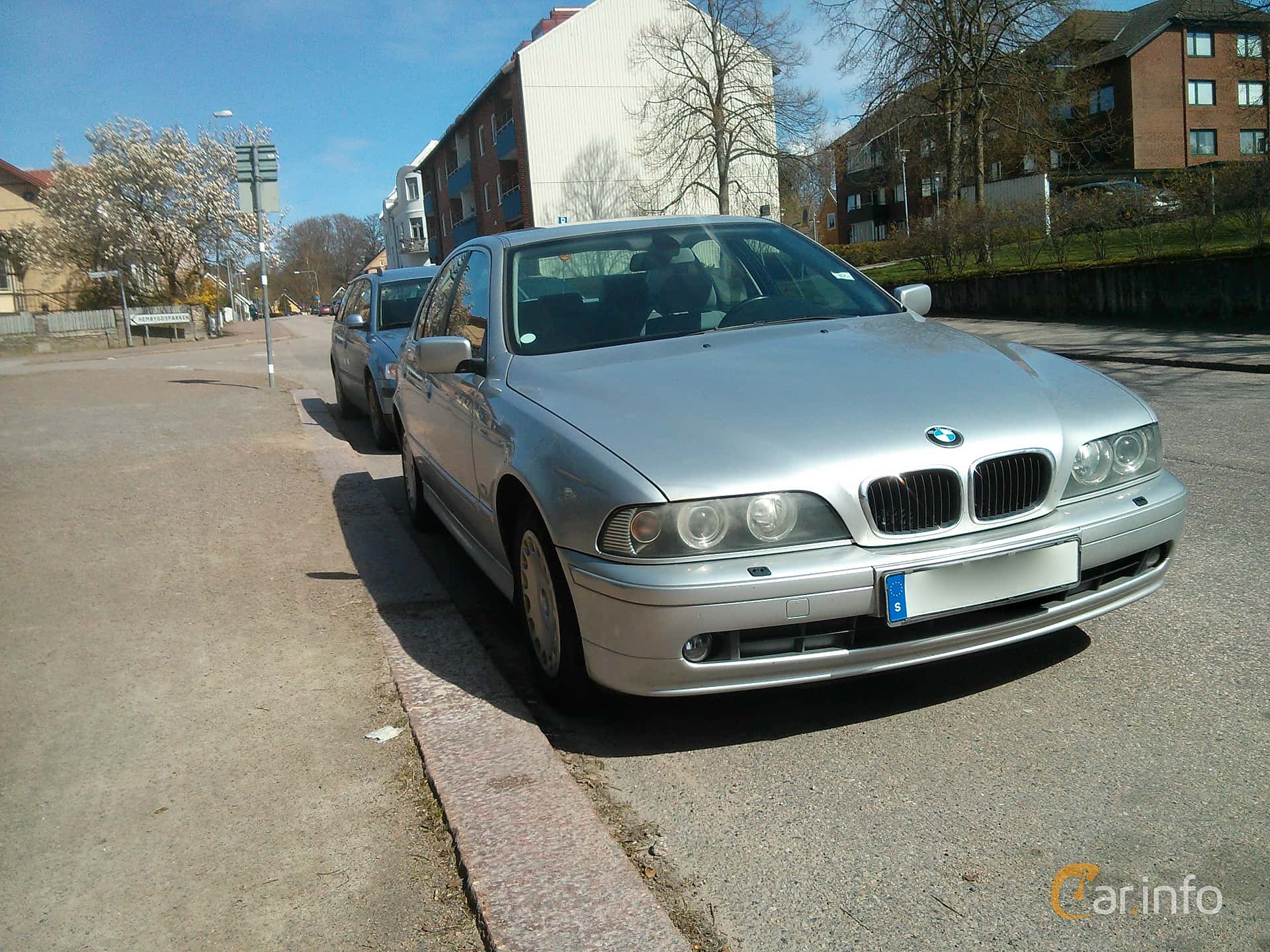 BMW 520i Sedan  Manual, 170hp, 2001