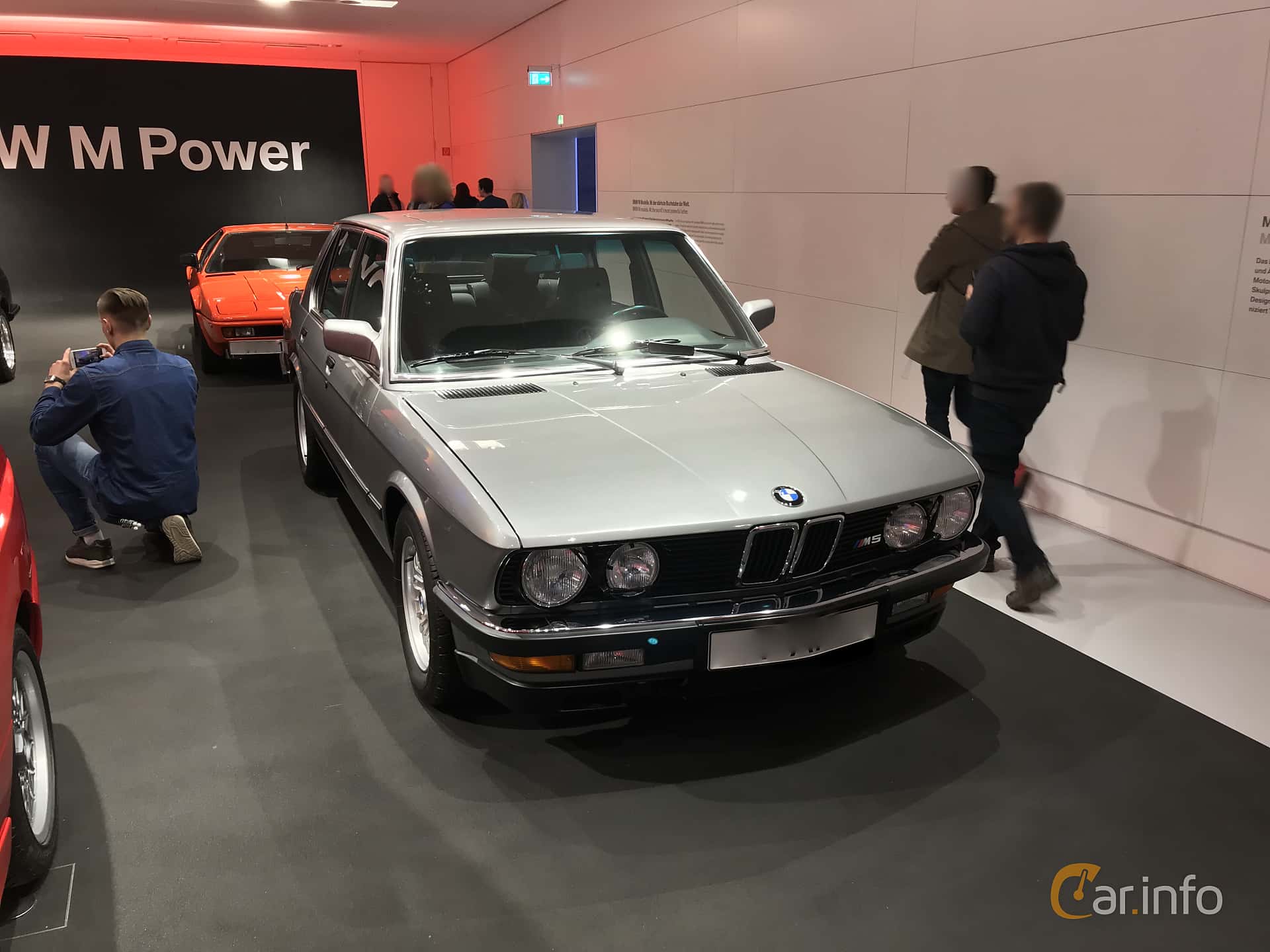 BMW M5  Manual, 286hp, 1984