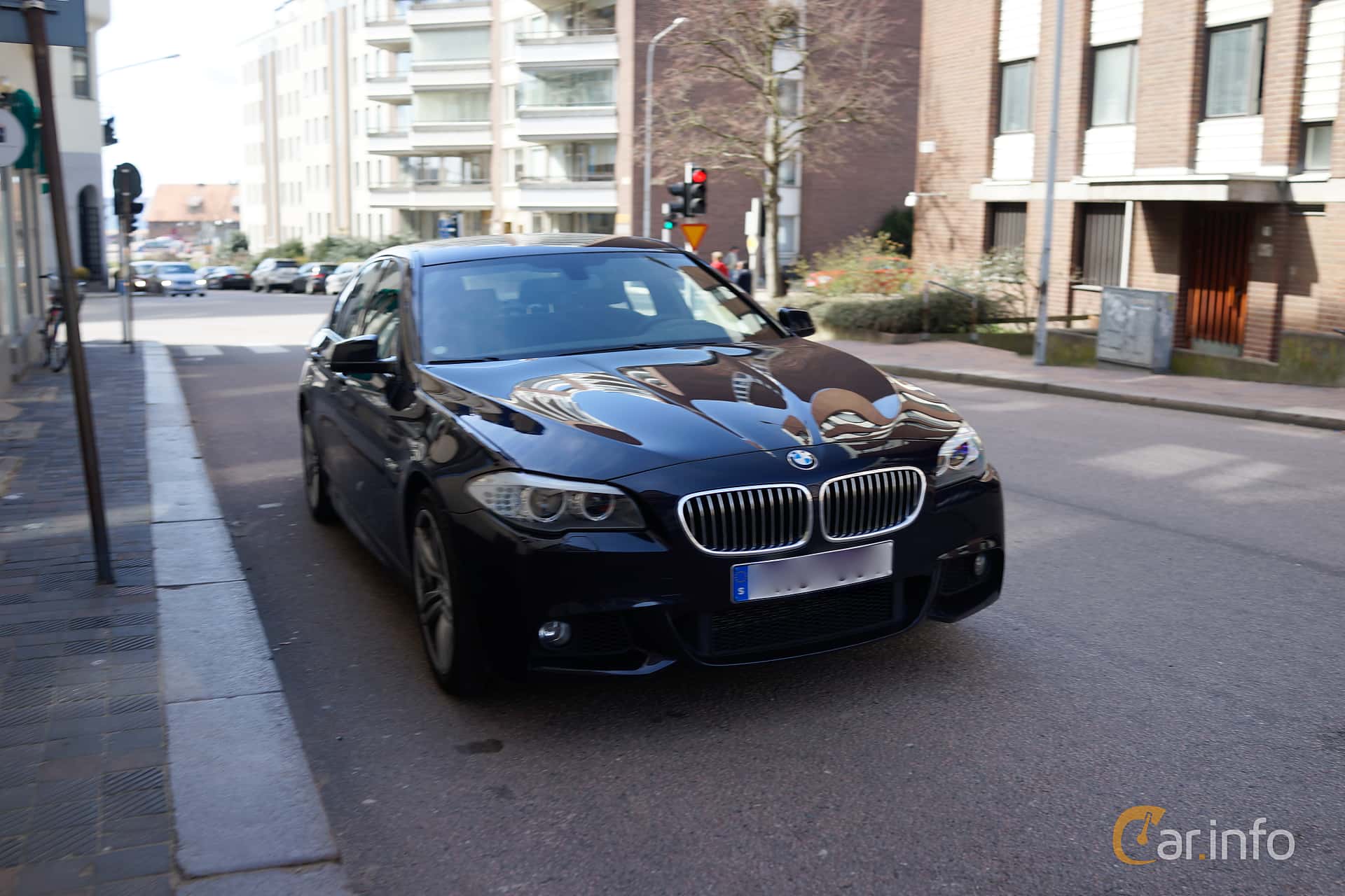 BMW 520i Sedan  Manual, 184hp, 2012