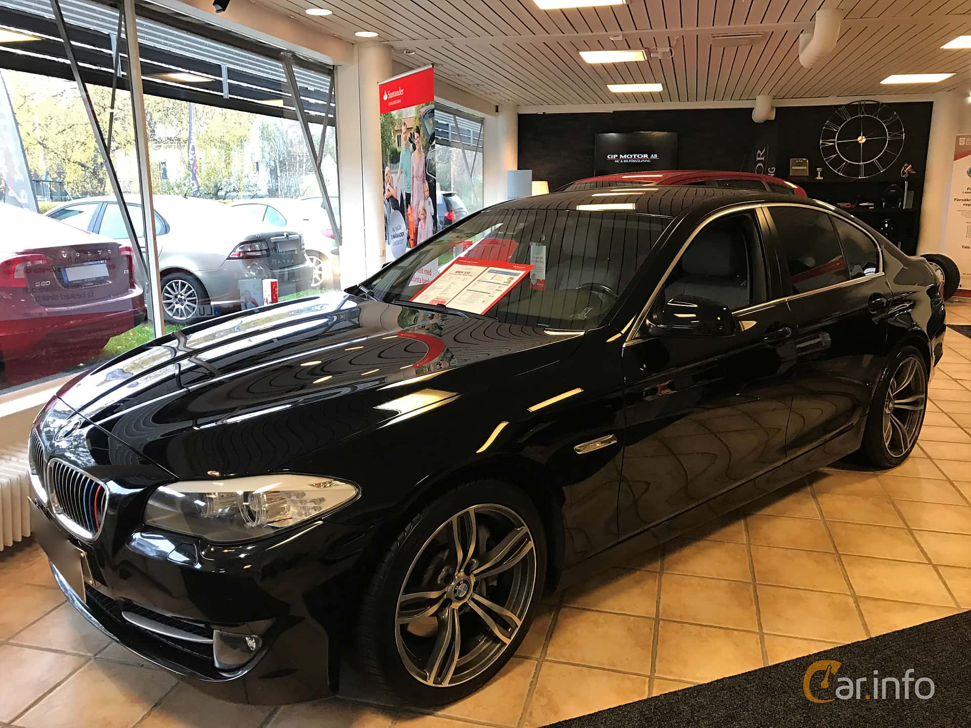 BMW 530i Sedan  272hp, 2012