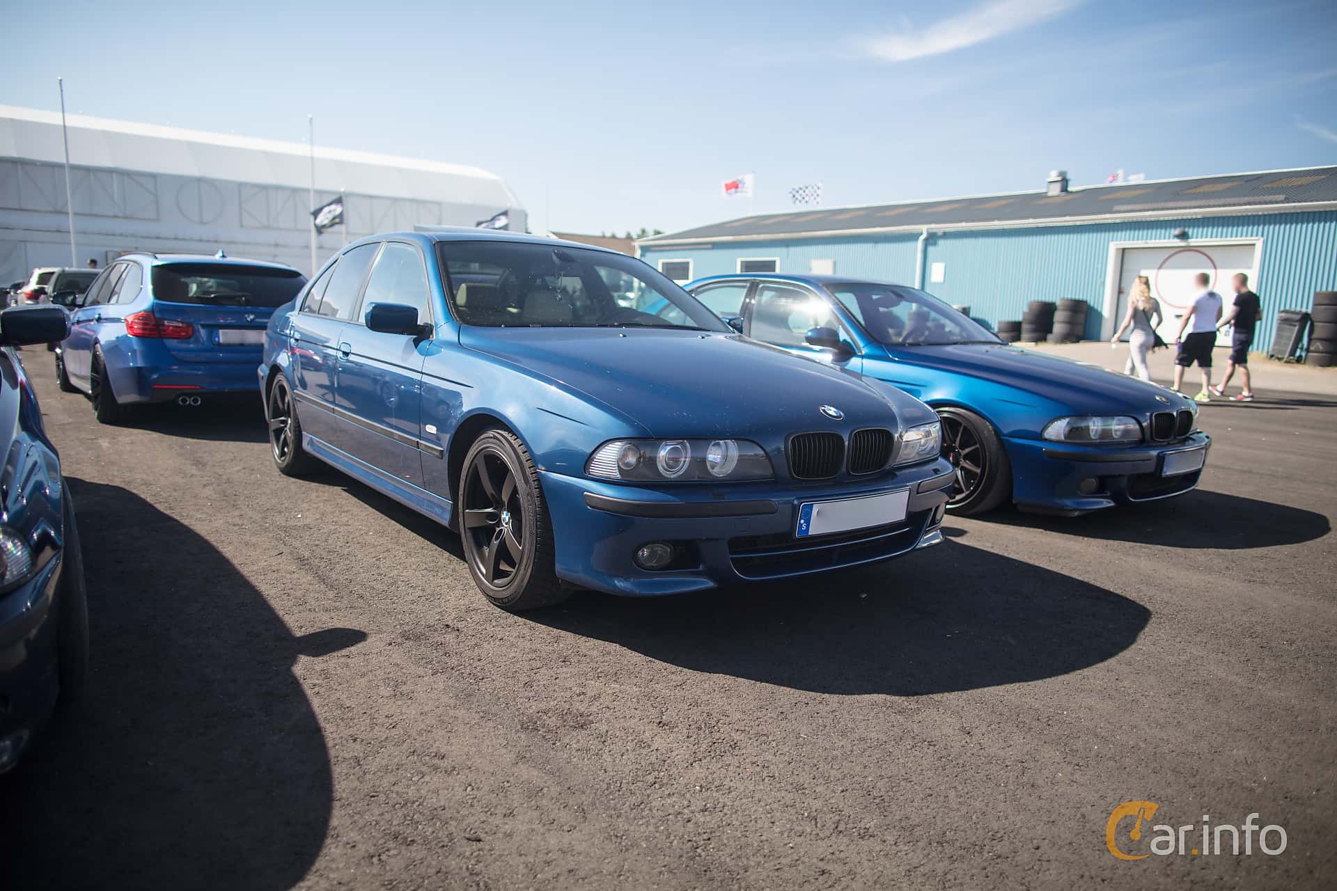 BMW 530i Sedan  Automatic, 231hp, 2002