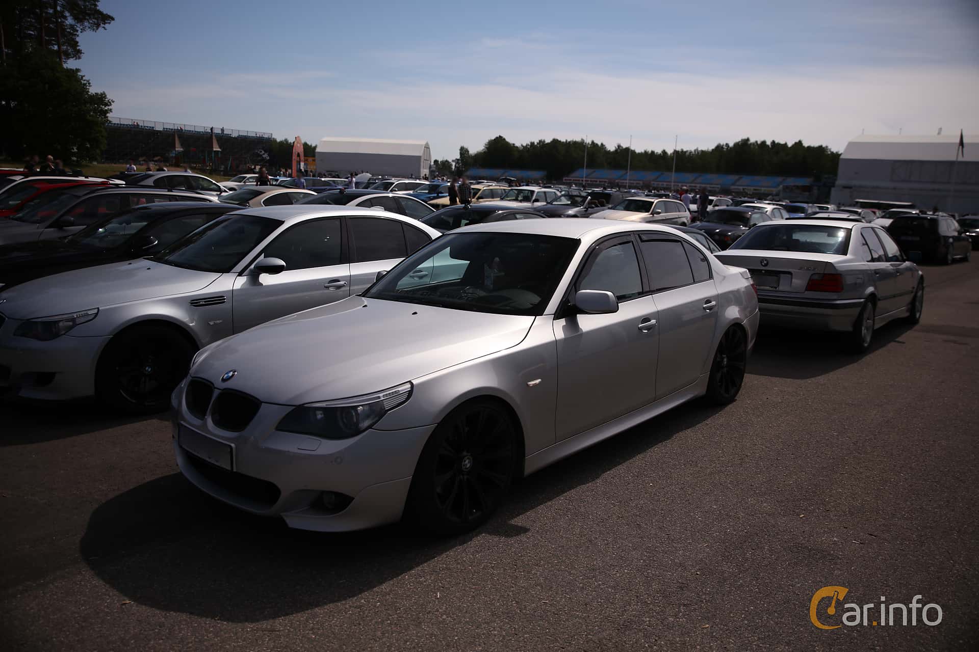 BMW 550i Sedan  367hp, 2005