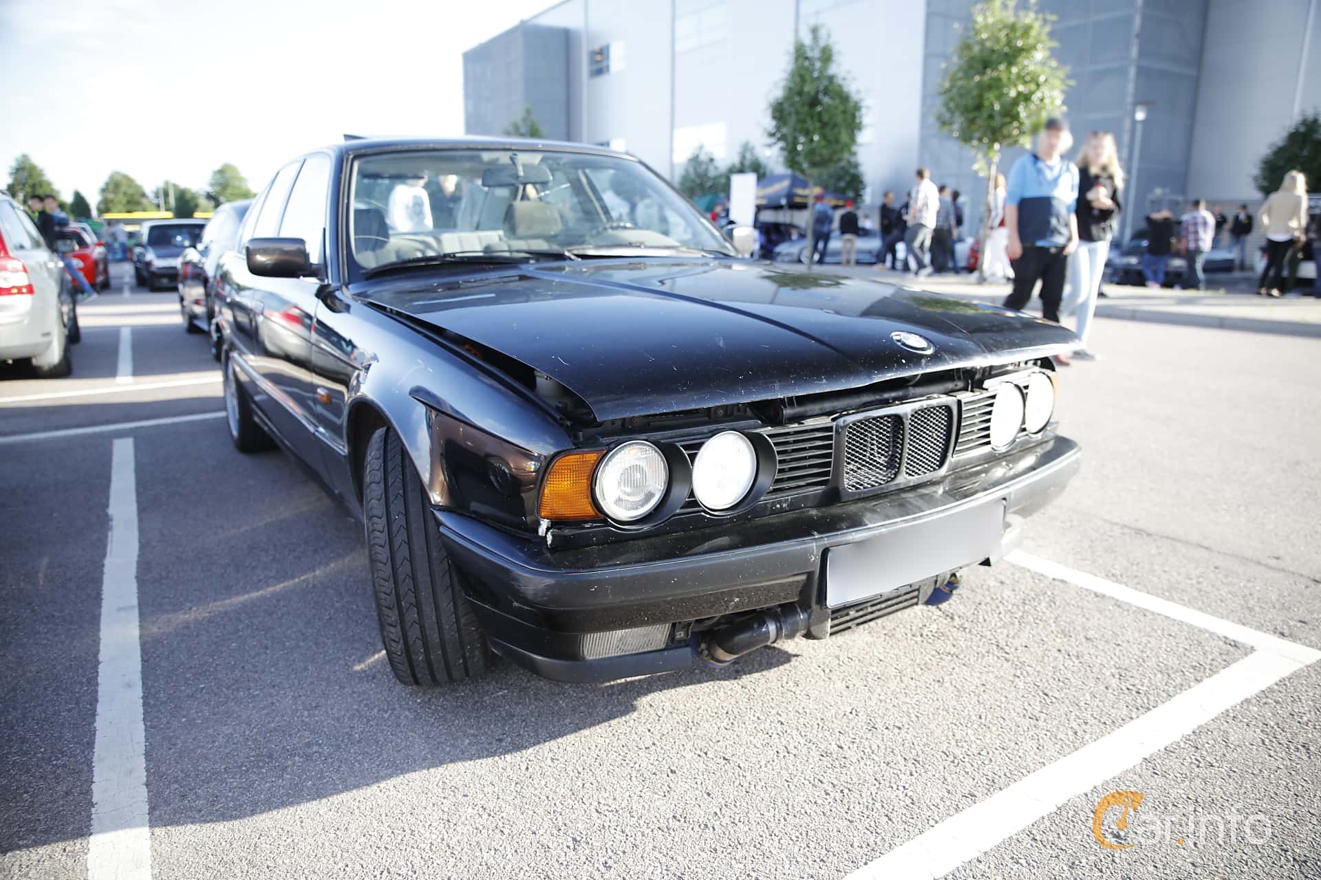 BMW 525i Sedan  Manual, 192hp, 1993