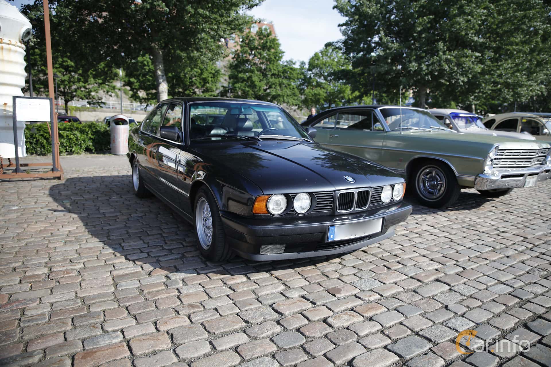 BMW 525i Sedan Automatic, 4-speed