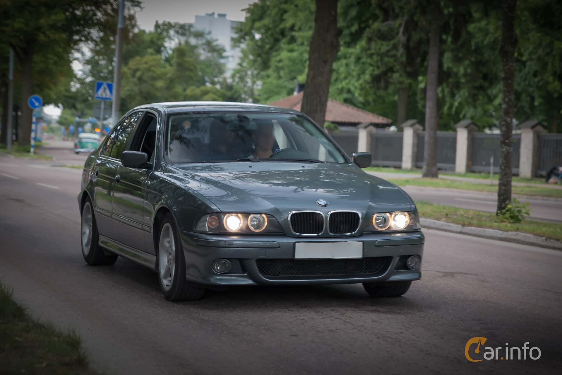 BMW 530i Sedan Manual, 5-speed