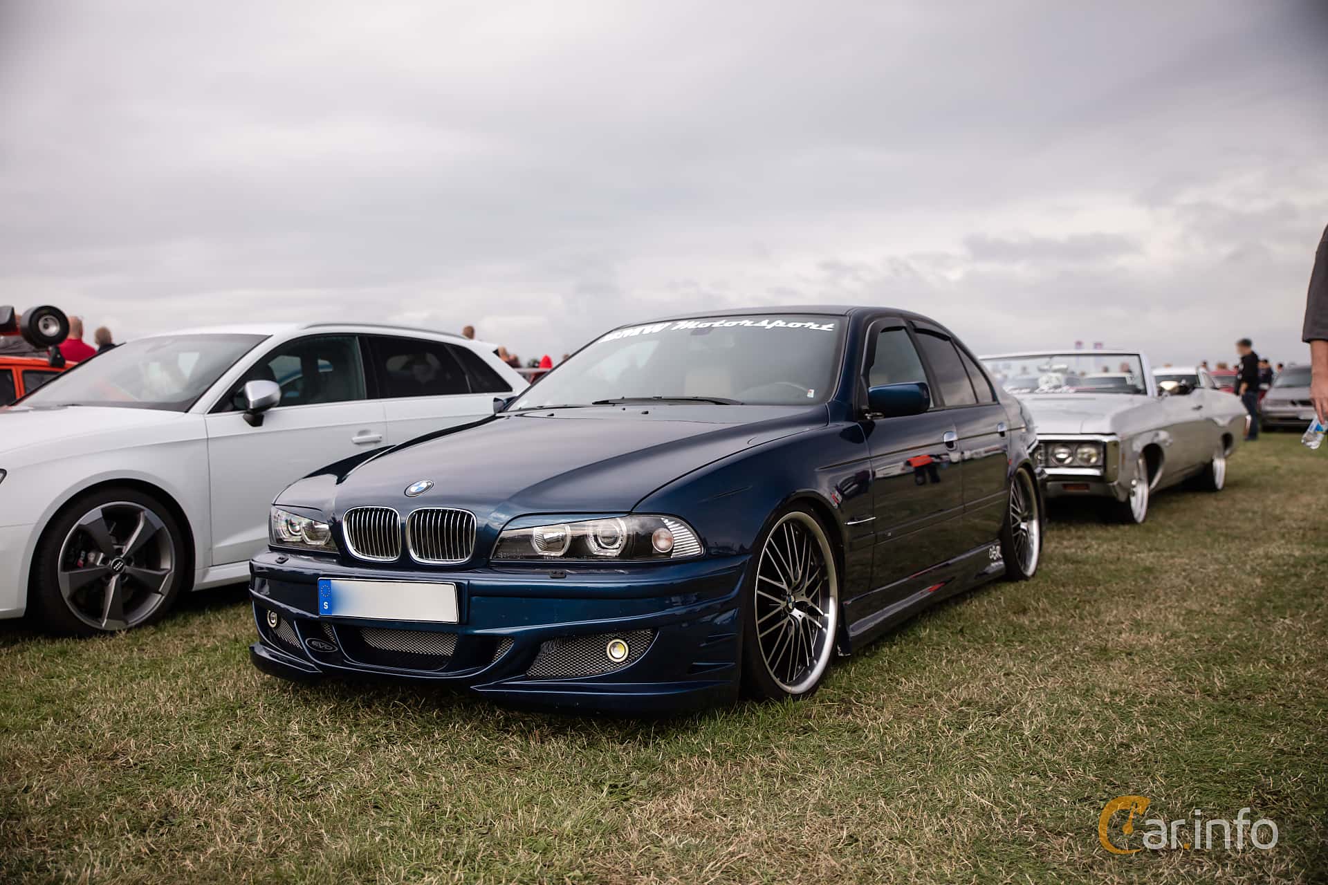 BMW 528i Sedan  Manual, 193hp, 2001