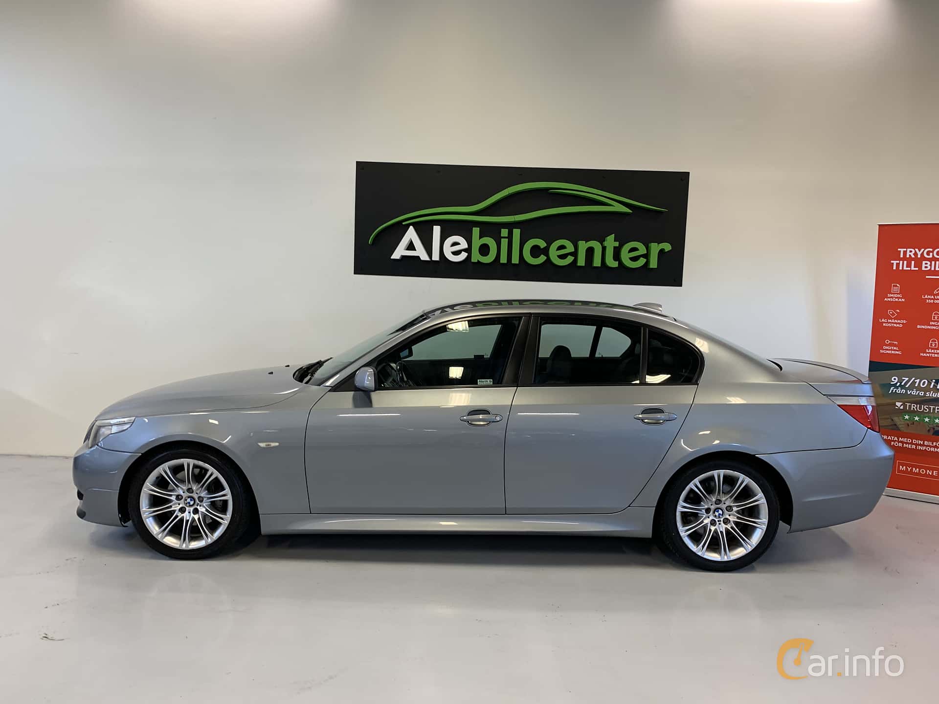 BMW 520i Sedan Automatic, 6-speed