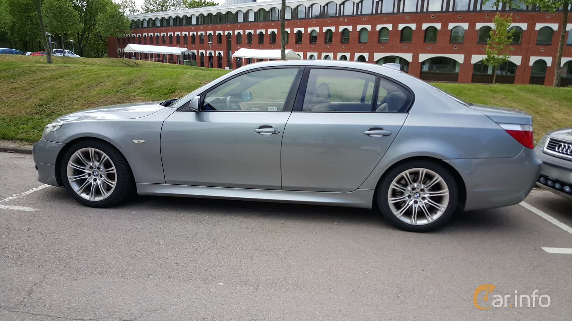 BMW 545i Sedan  333hp, 2005
