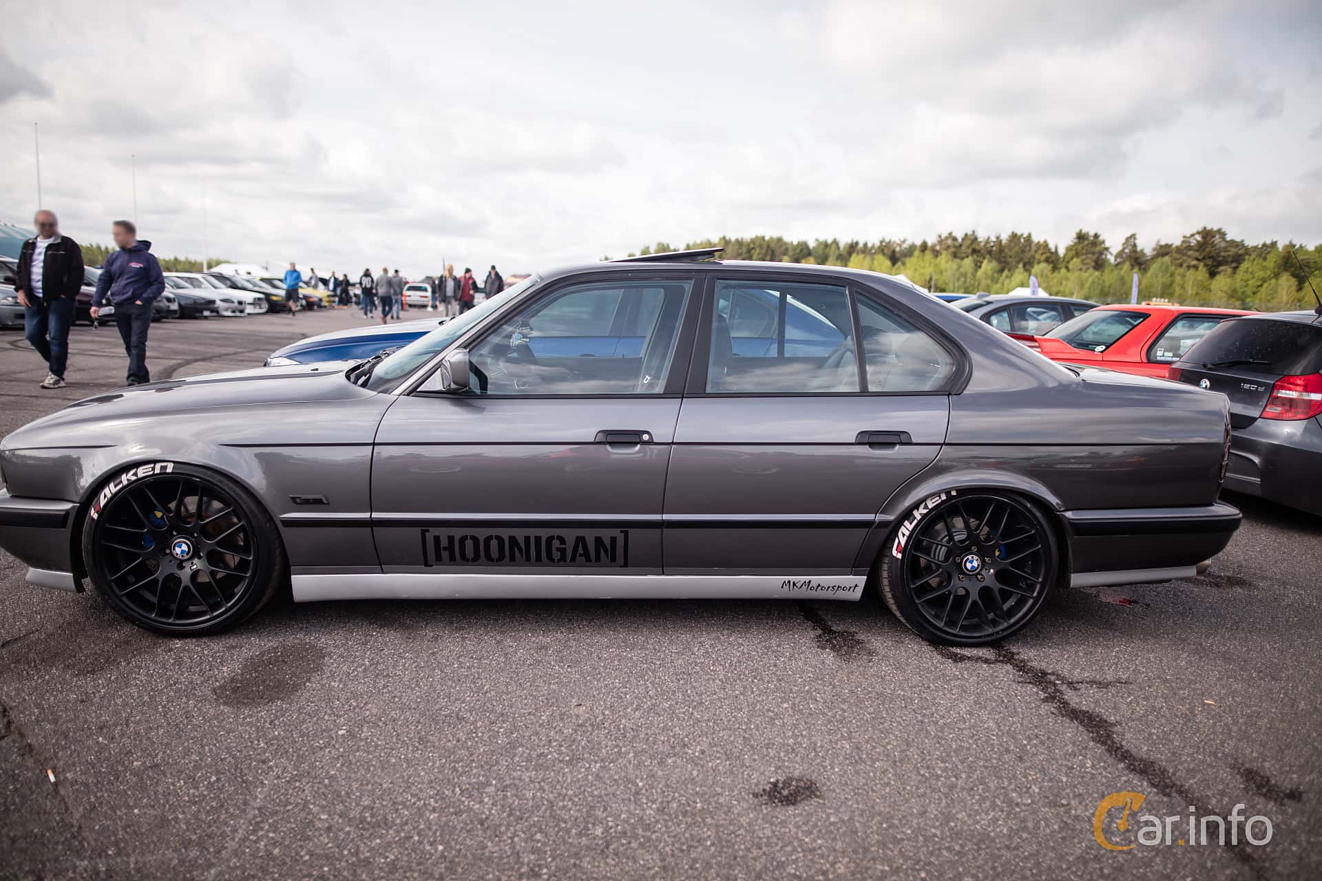 BMW M5 Sedan  Manual, 315hp, 1990
