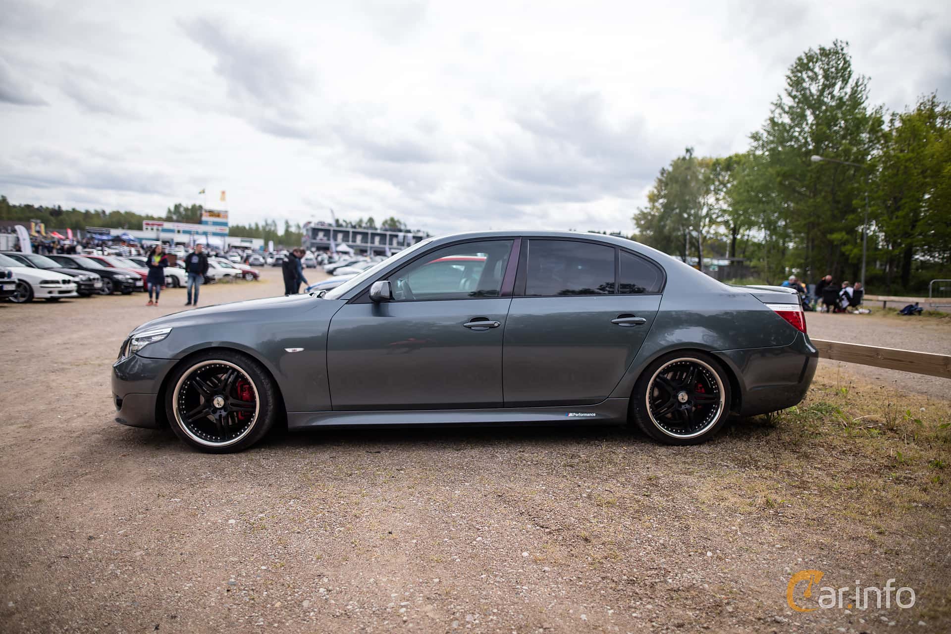 BMW 530i Sedan  Automatic, 231hp, 2004