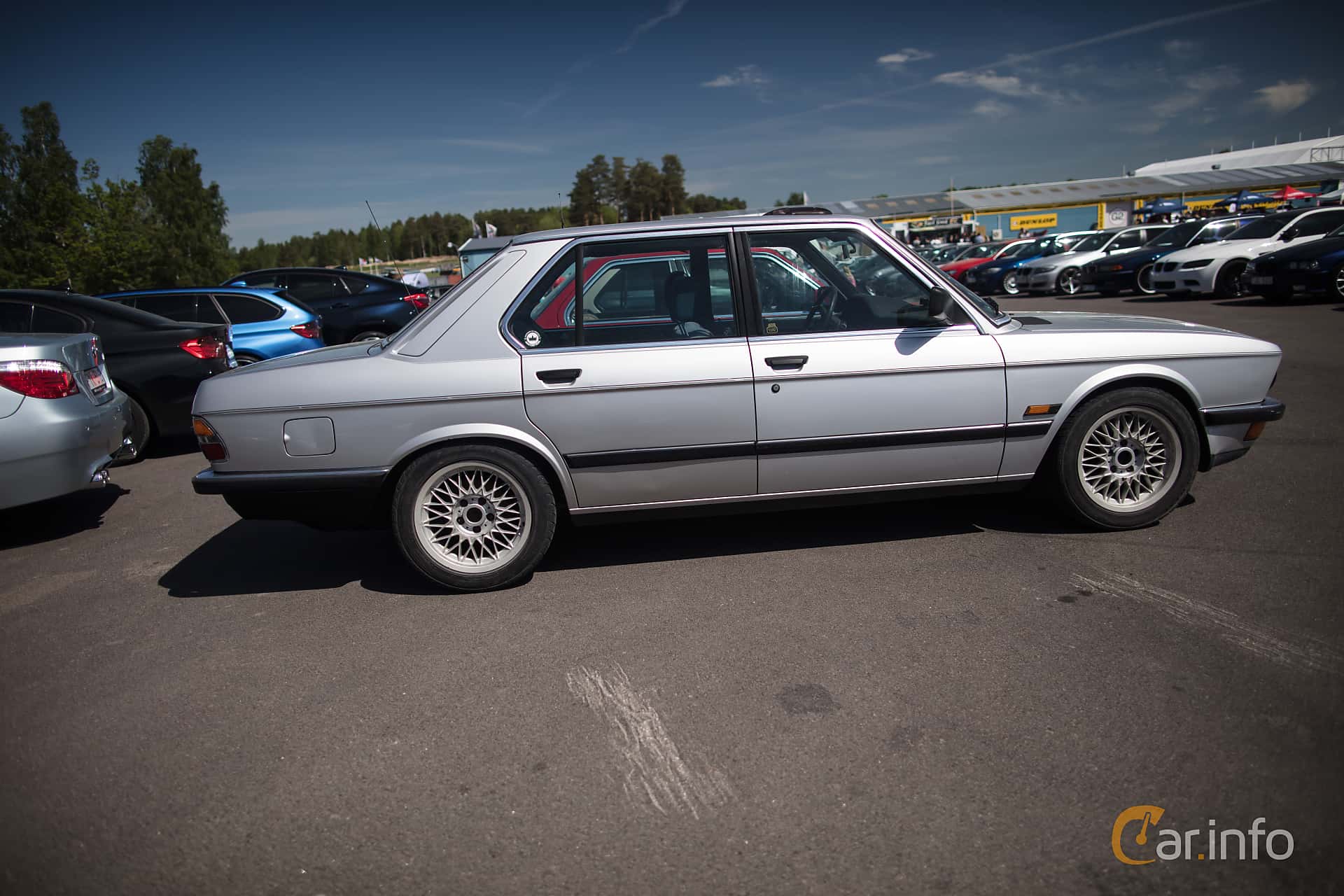 BMW 520i E28