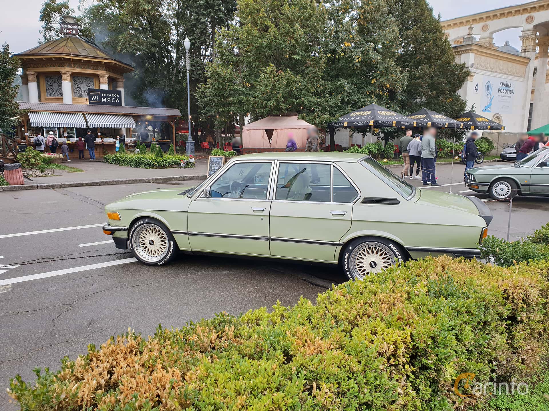 BMW 533i  Manual, 200hp, 1977