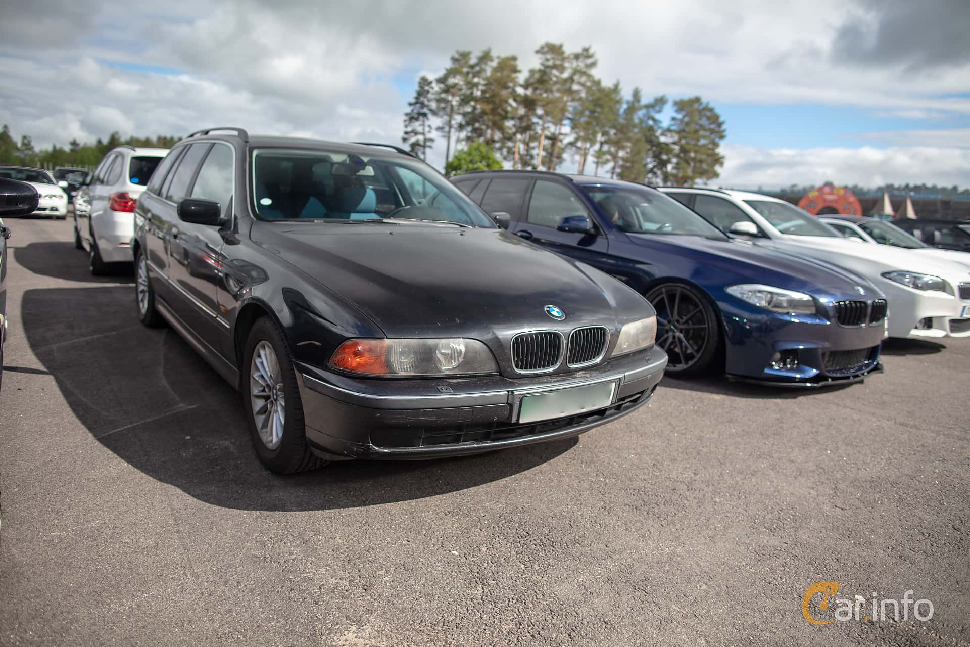 BMW 520i Touring Manual, 5-speed