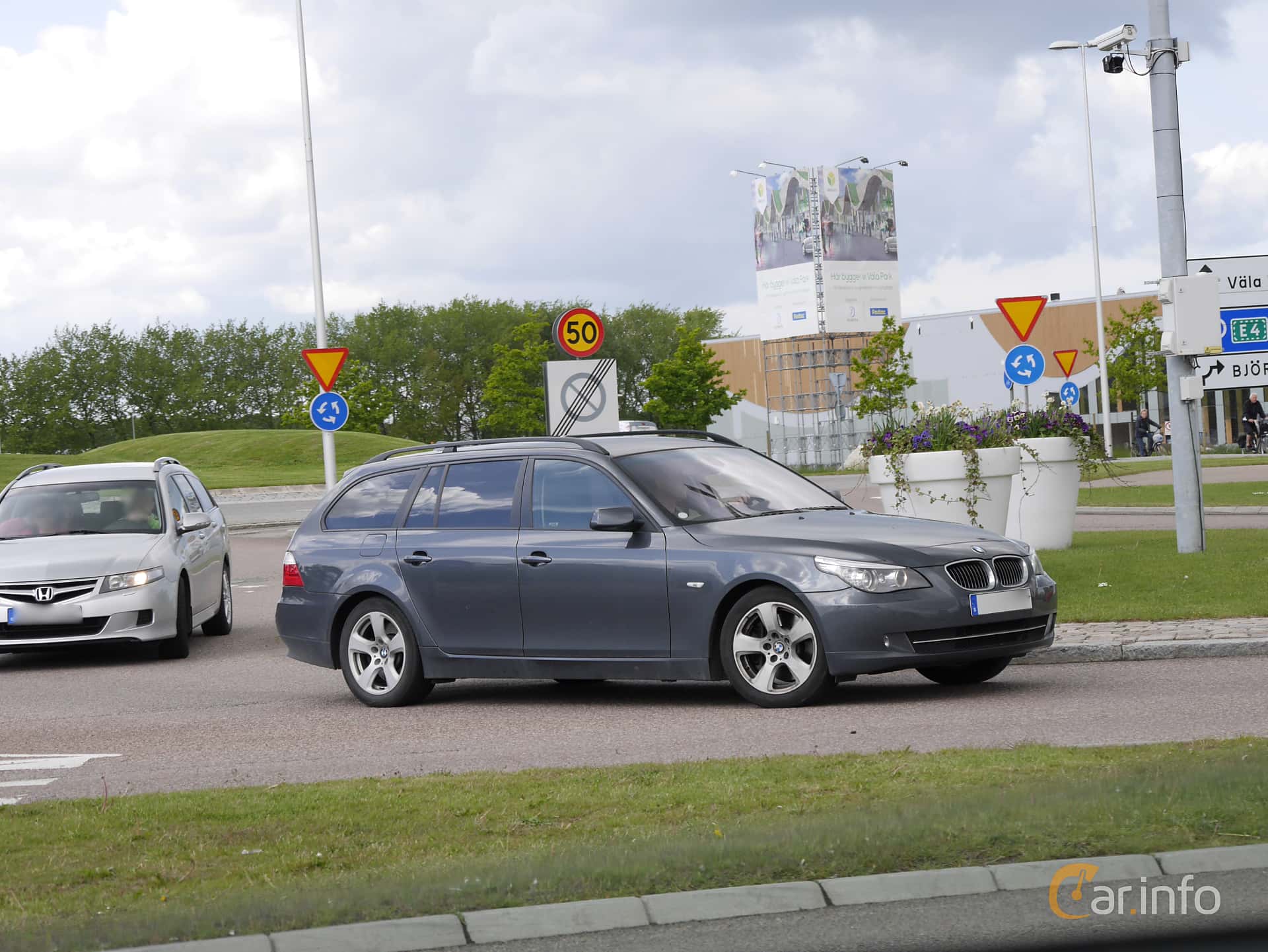 BMW 530i Touring Automatic, 6-speed