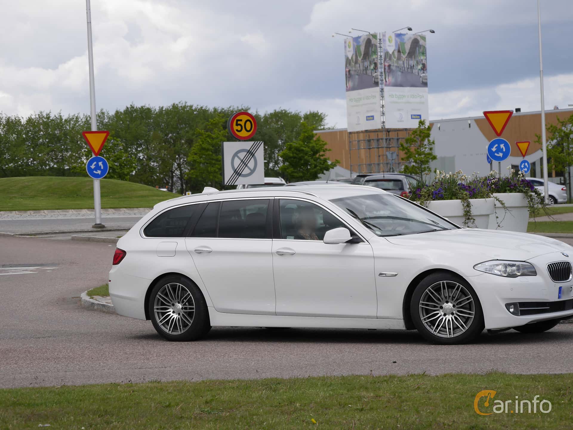 BMW 530d xDrive Touring  Steptronic, 258hp, 2013