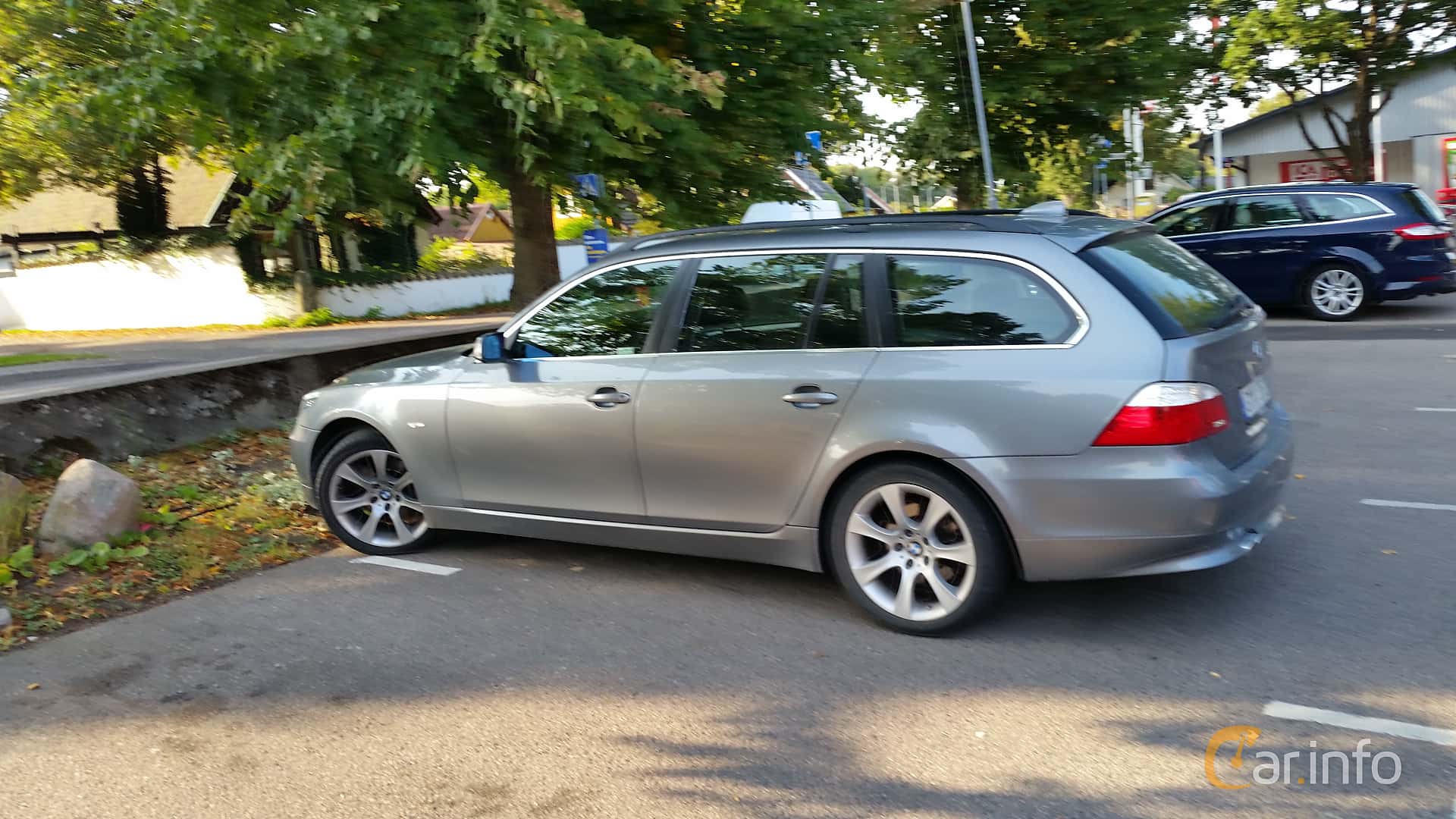 BMW 525d Touring Manual, 6-speed