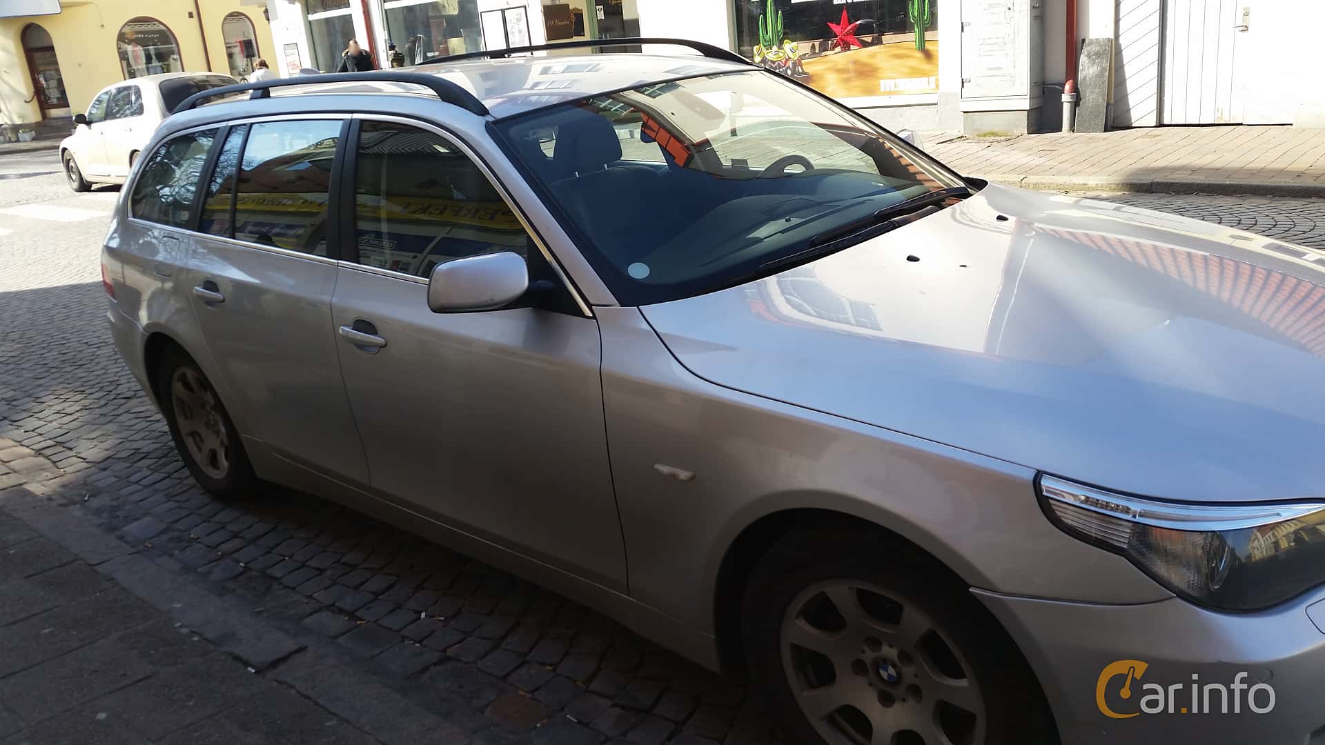 BMW 525i Touring Automatic, 6-speed