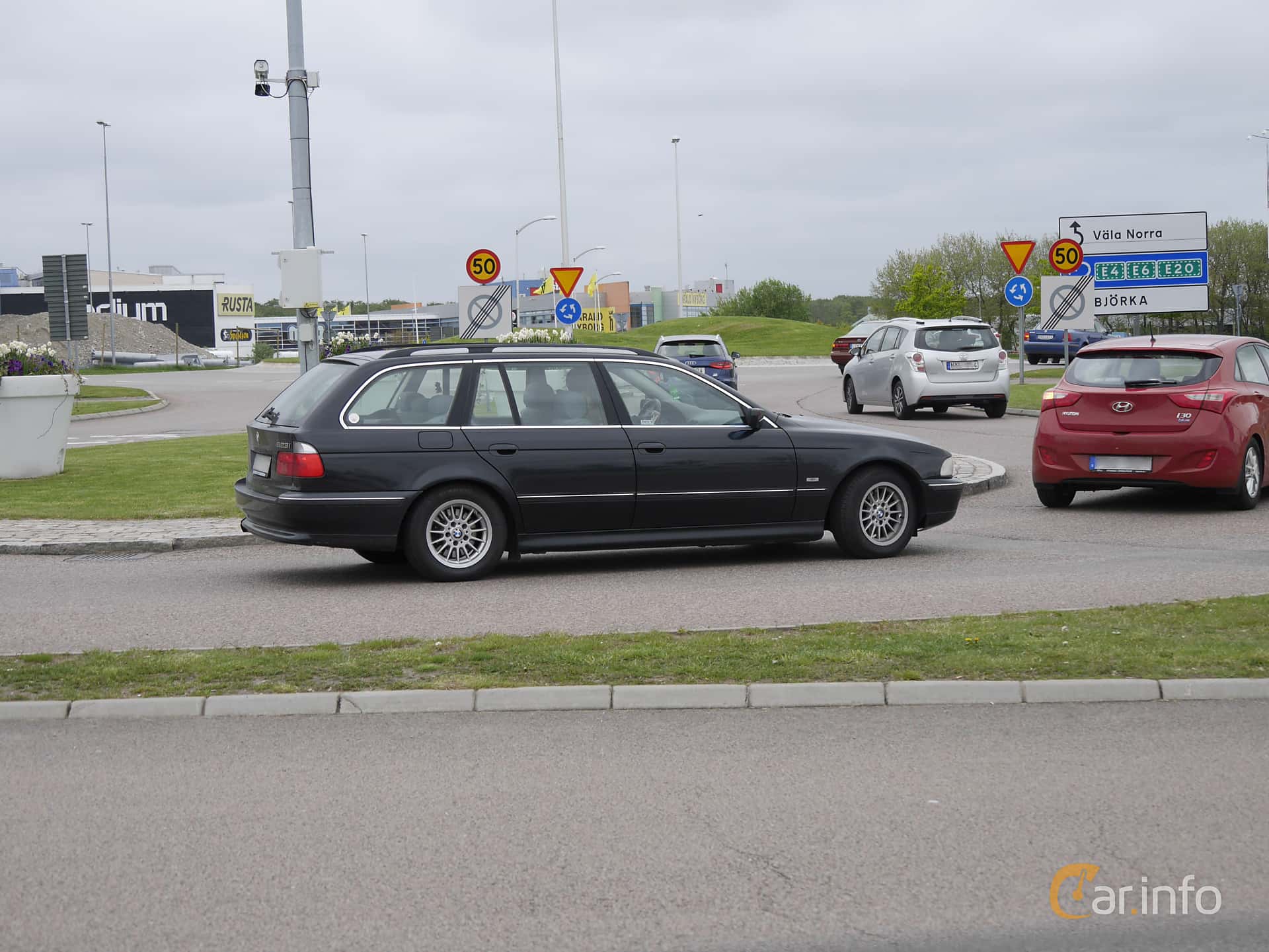 BMW 523i Touring Manual, 5-speed