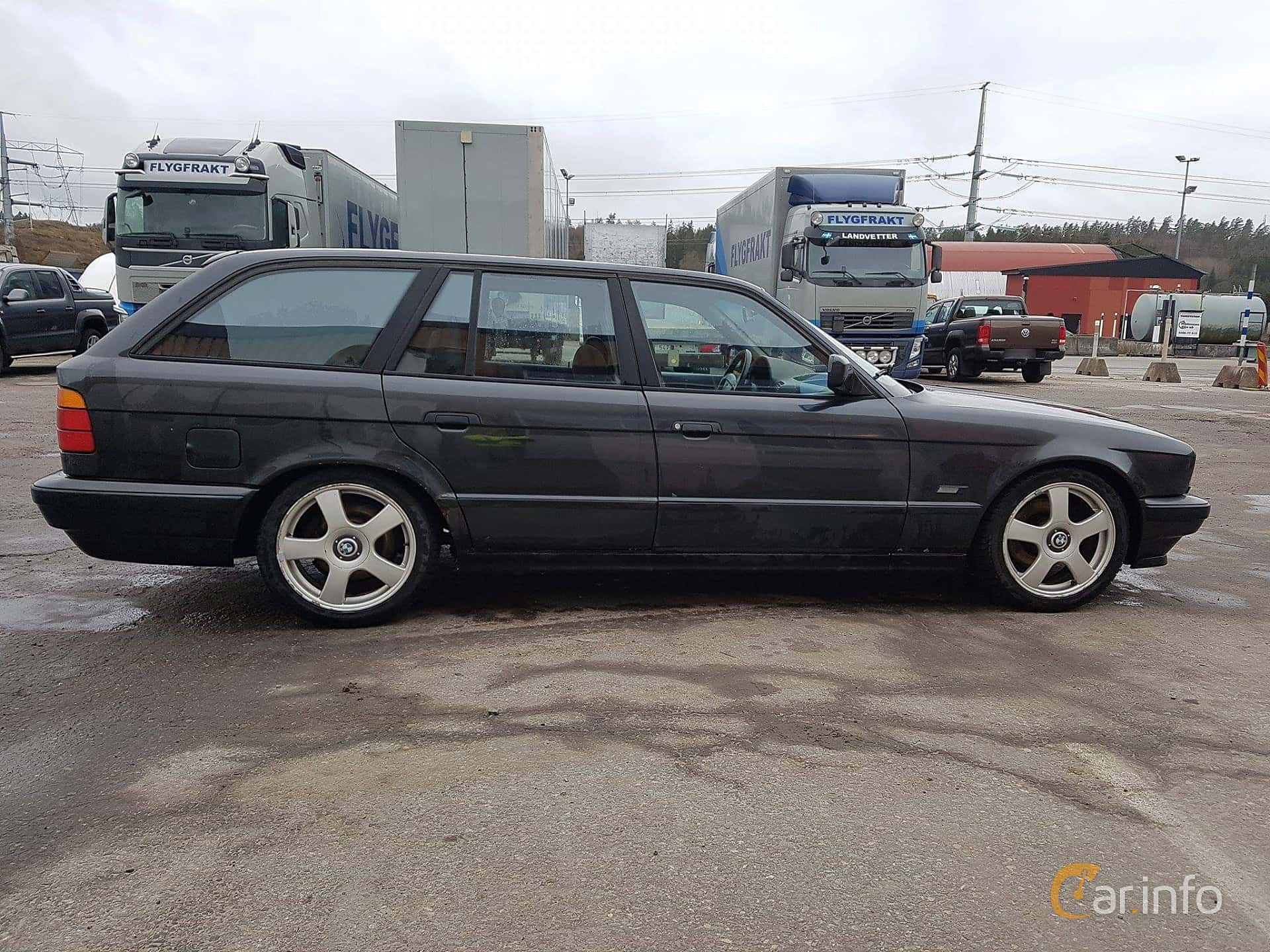 BMW 525tds Touring  Manual, 143hp, 1992