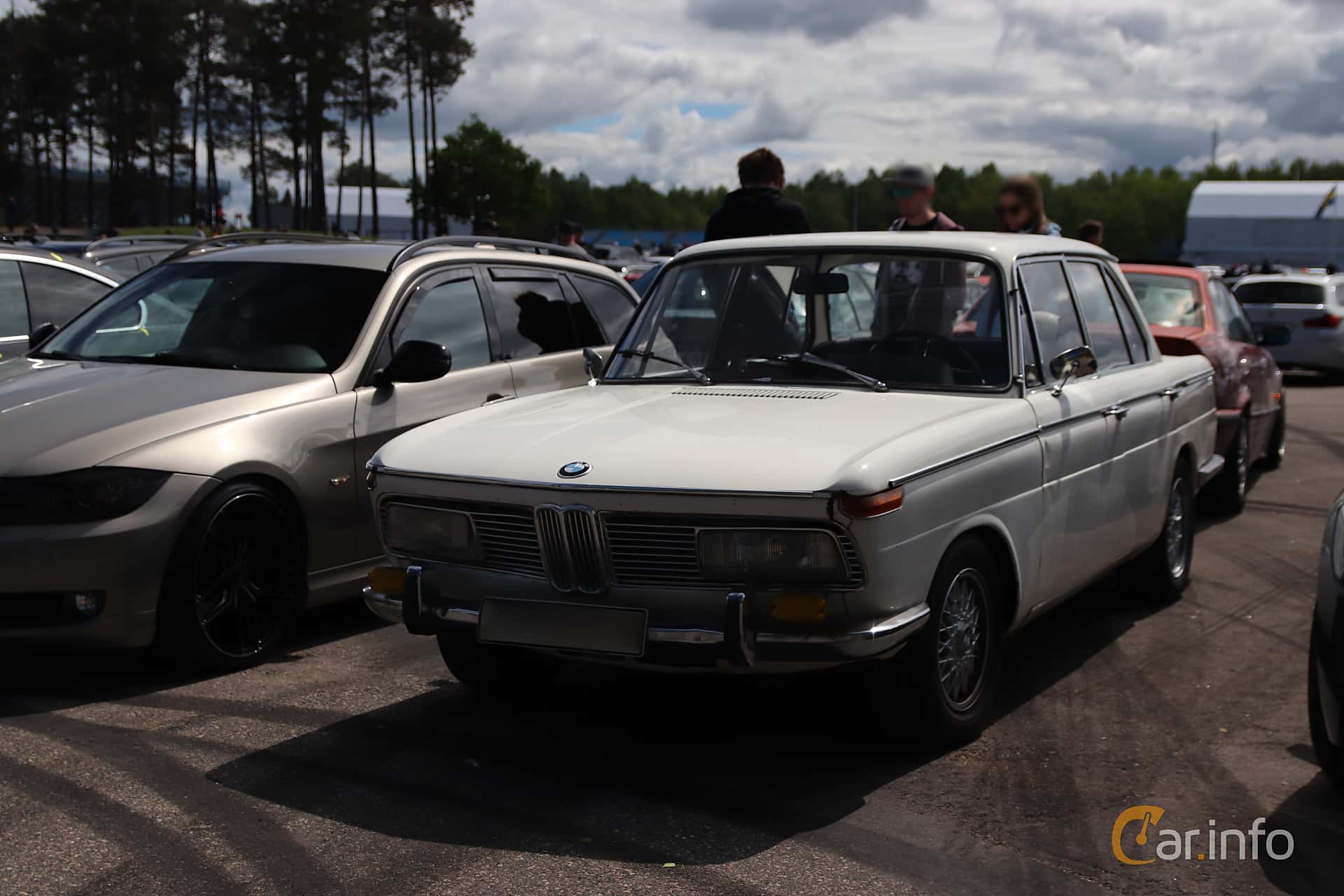BMW 2000 4-door  Automatic, 100hp, 1970