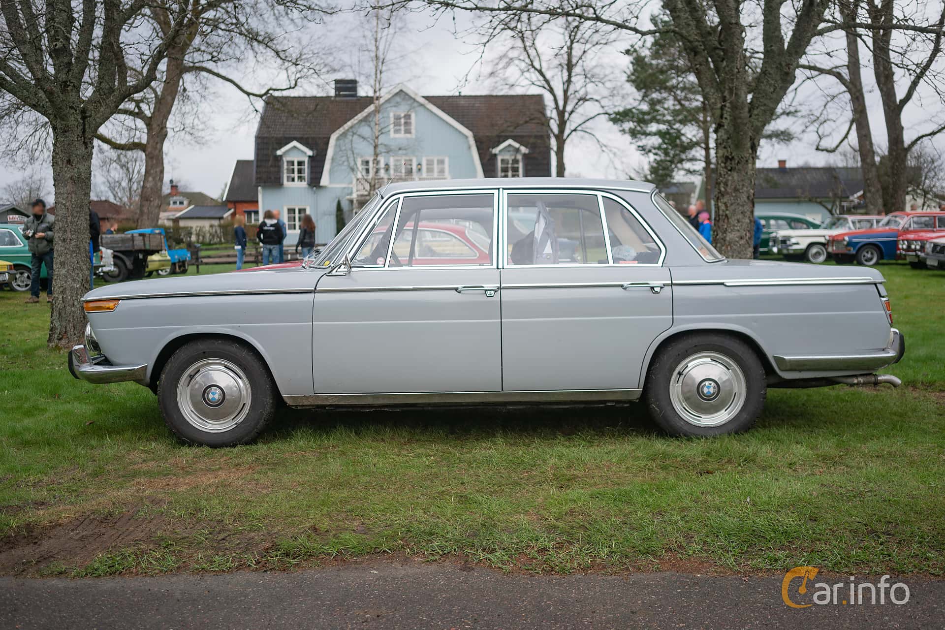 BMW 2000 4-door Manual, 4-speed