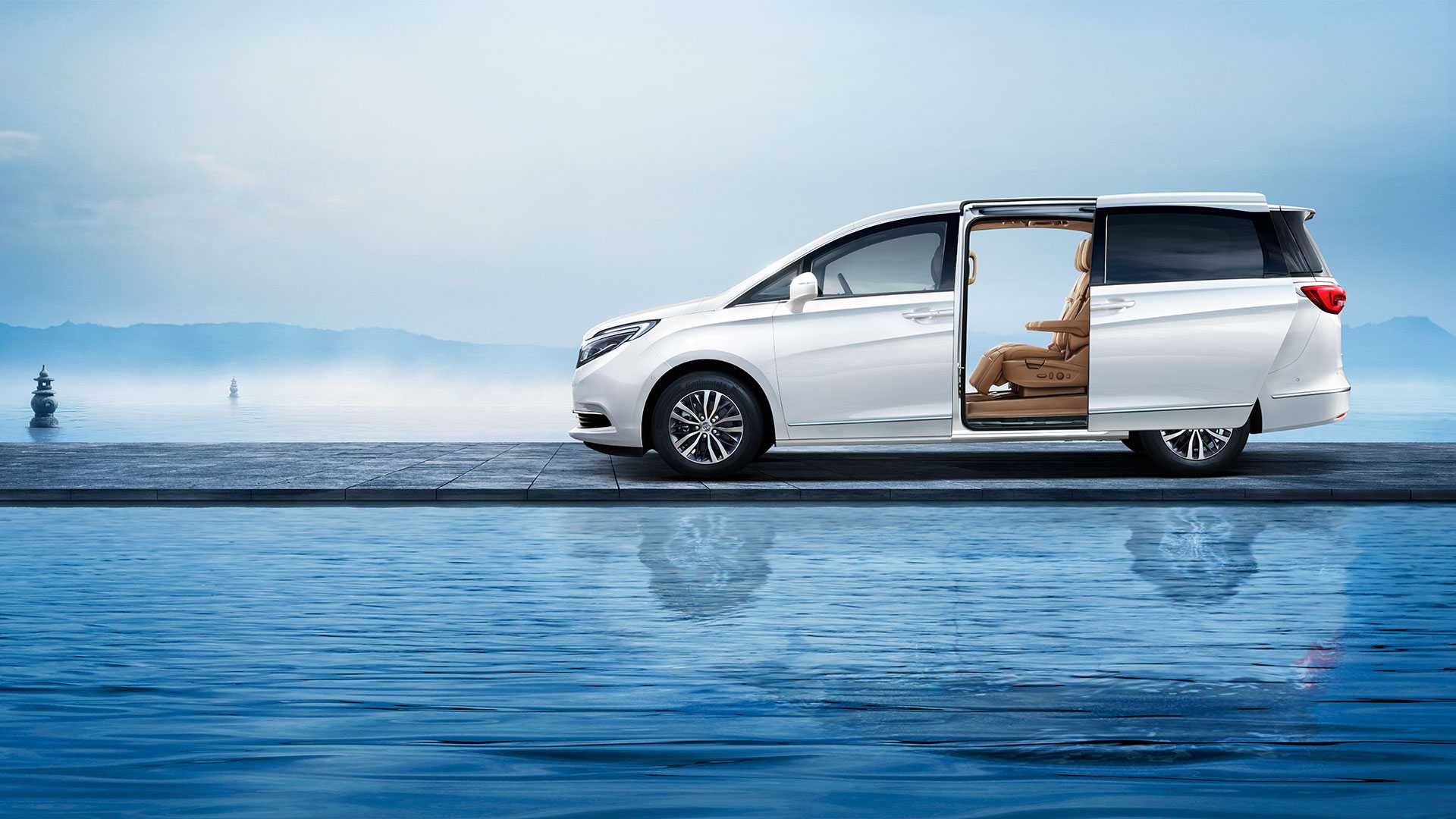 Buick GL8 28T Automatic, 6-speed