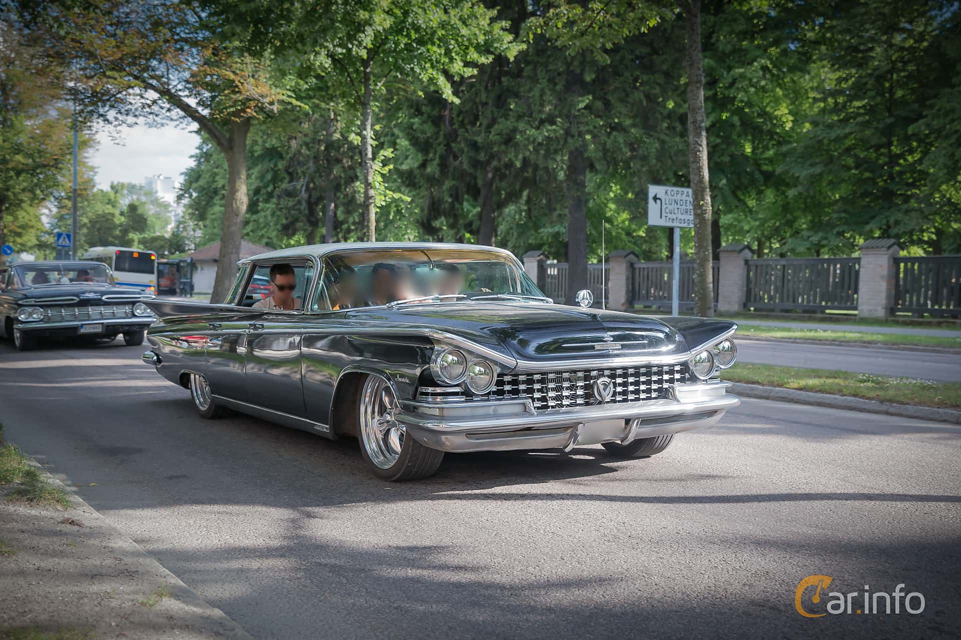 Buick Invicta 4-door Hardtop 6.6 V8 305hp, 1959