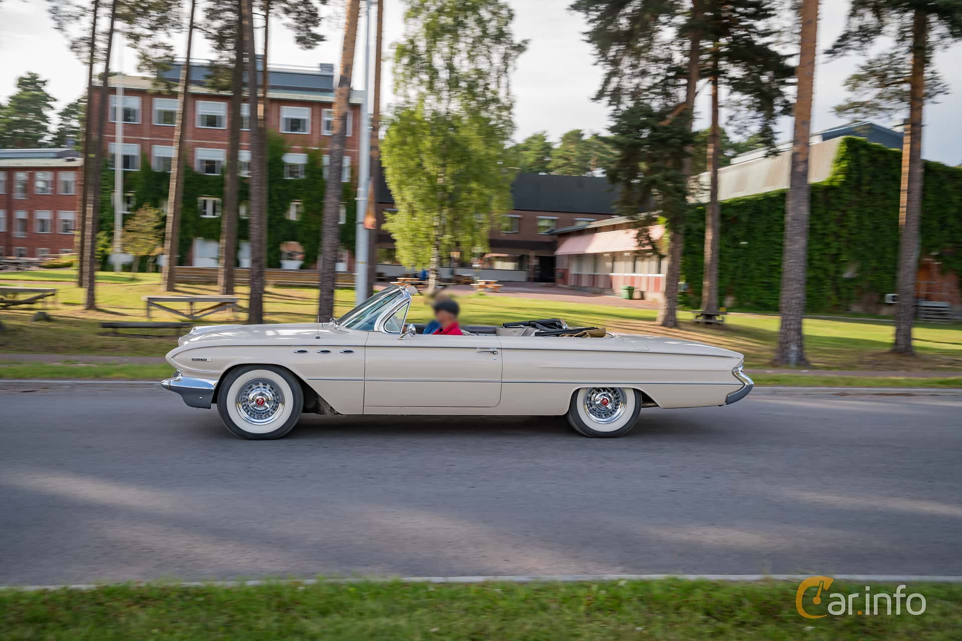 Buick Invicta 6.6 V8 2nd Generation