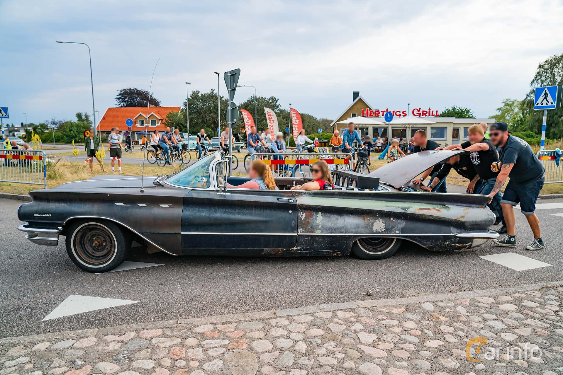 Buick Invicta Convertible 6.6 V8 Automatic, 330hp, 1960