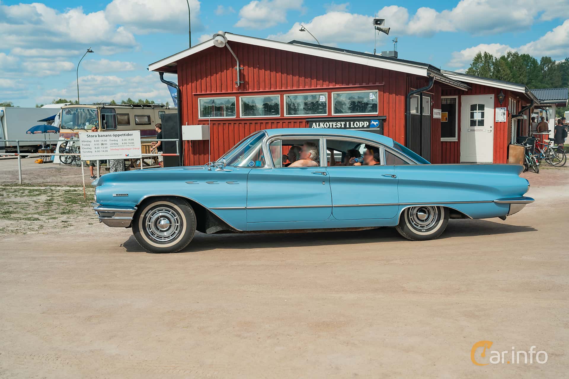 Buick Invicta 6.6 V8 1st Generation Facelift
