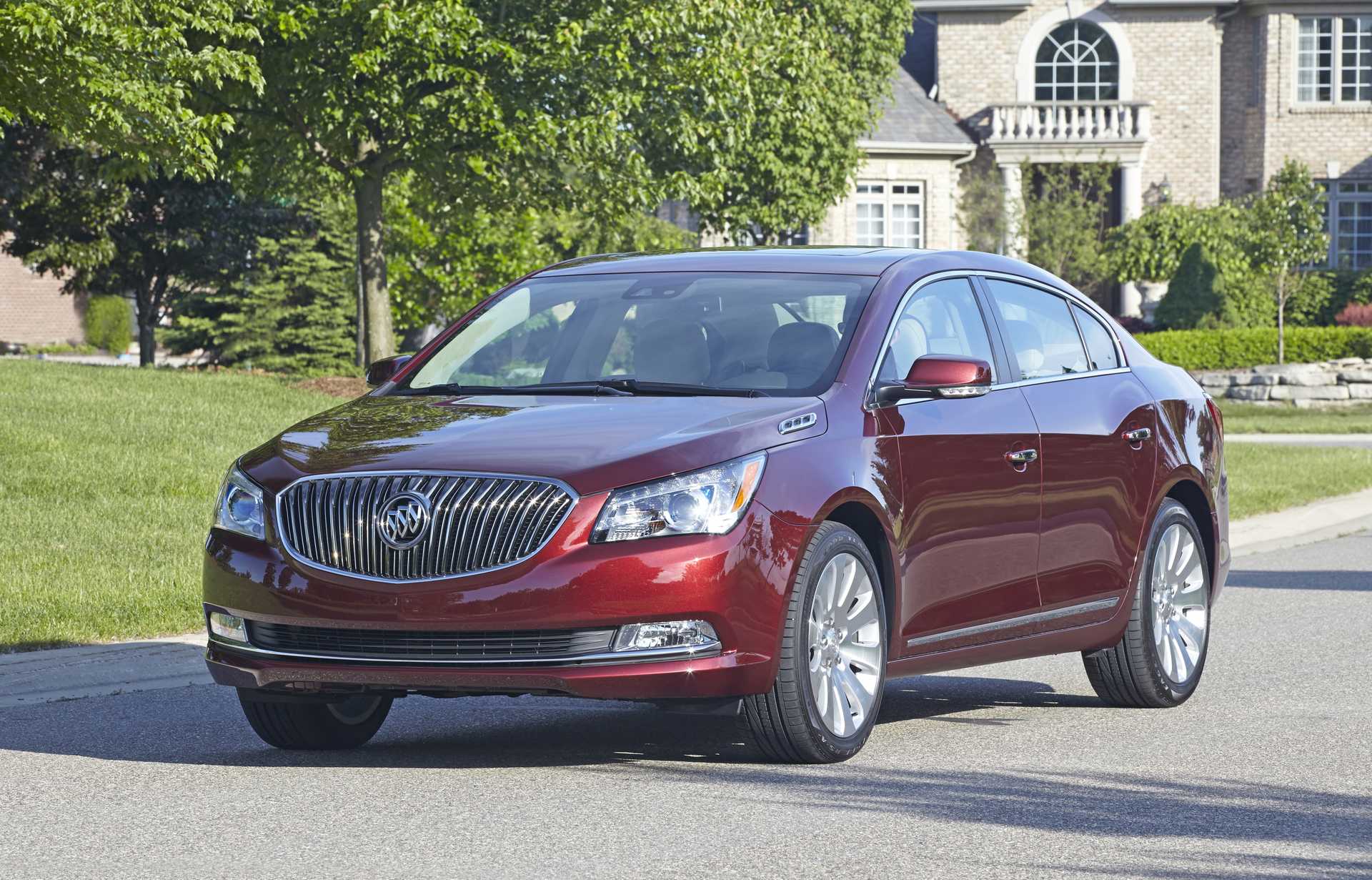 Buick LaCrosse 3.6 V6 E85 AWD Hydra-Matic, 309hp, 2015