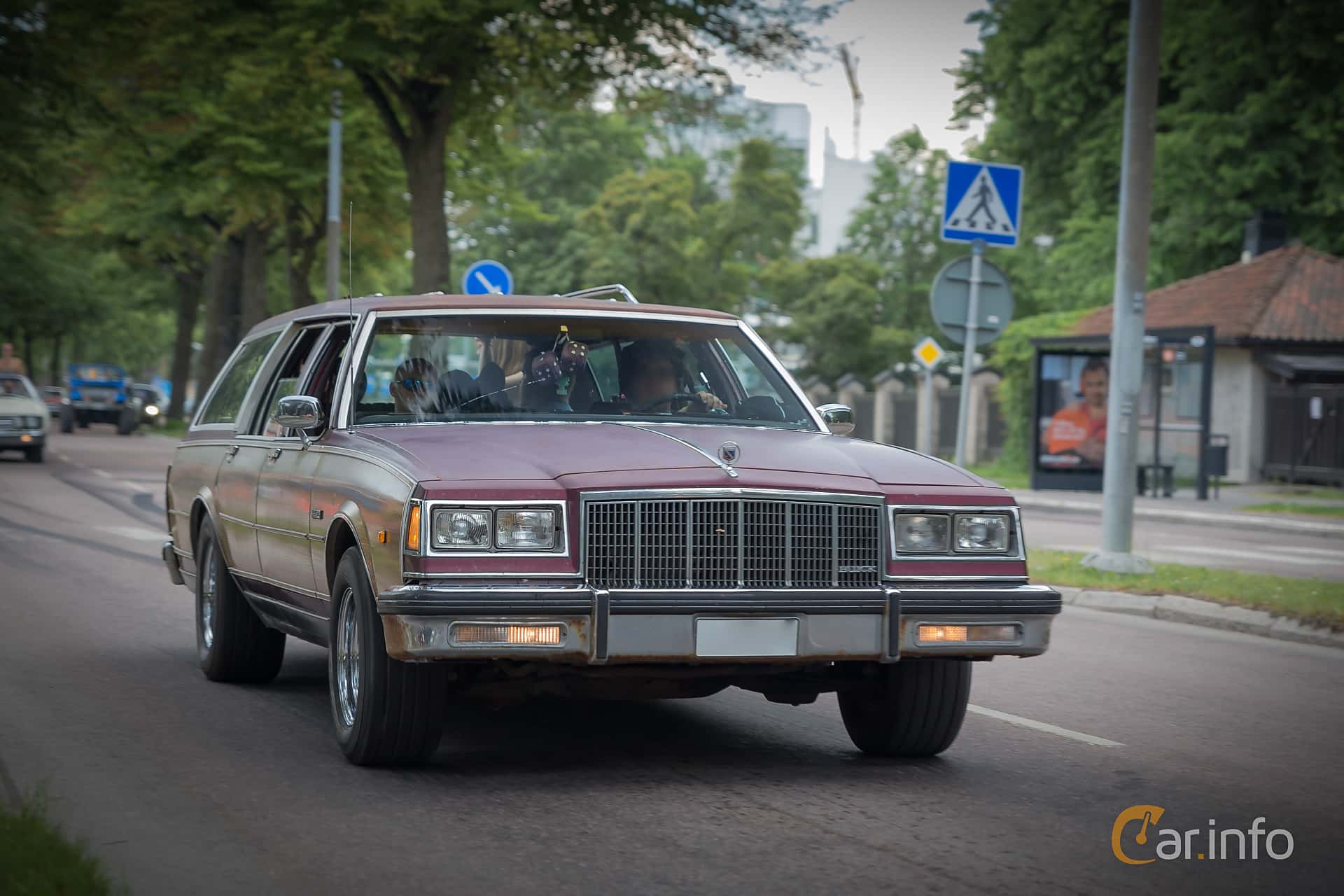 Buick LeSabre Estate Wagon 5.0 V8 Hydra-Matic, 142hp, 1989