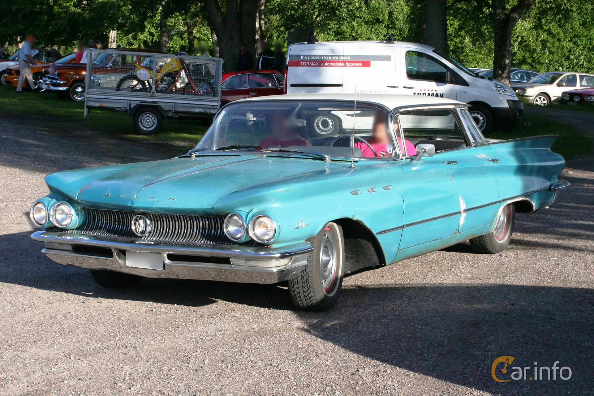 Buick LeSabre 4-door Hardtop 6.0 V8 Automatic, 304hp, 1960