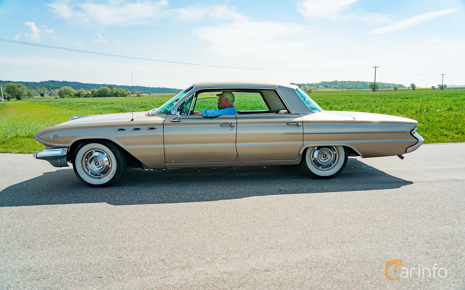 Buick LeSabre 4-door Hardtop 6.0 V8 Automatic, 304hp, 1961