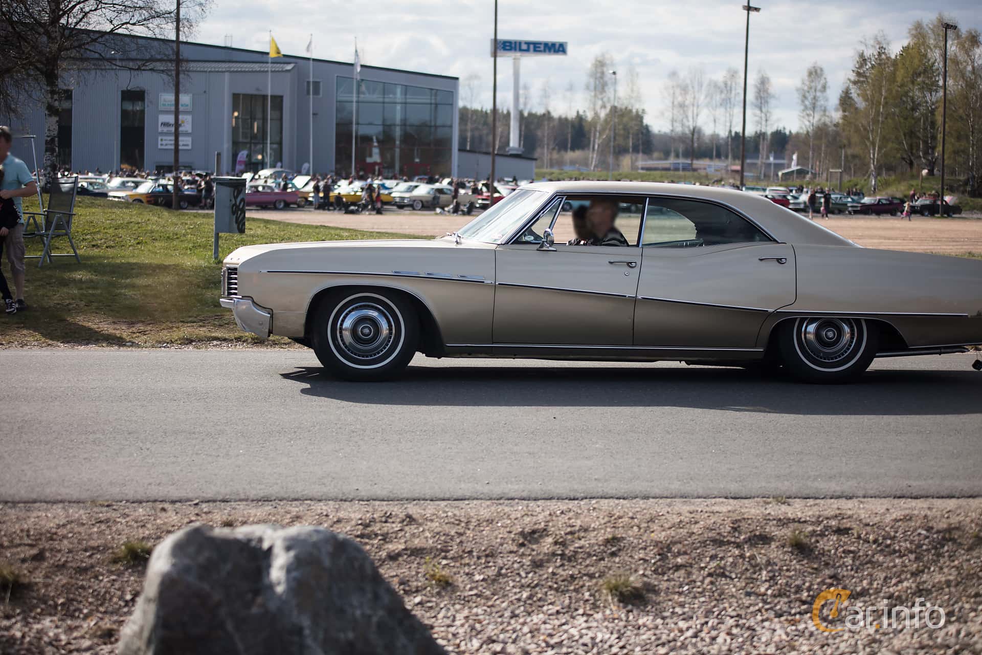 Buick LeSabre 4-door Hardtop 5.6 V8 Manual, 223hp, 1967