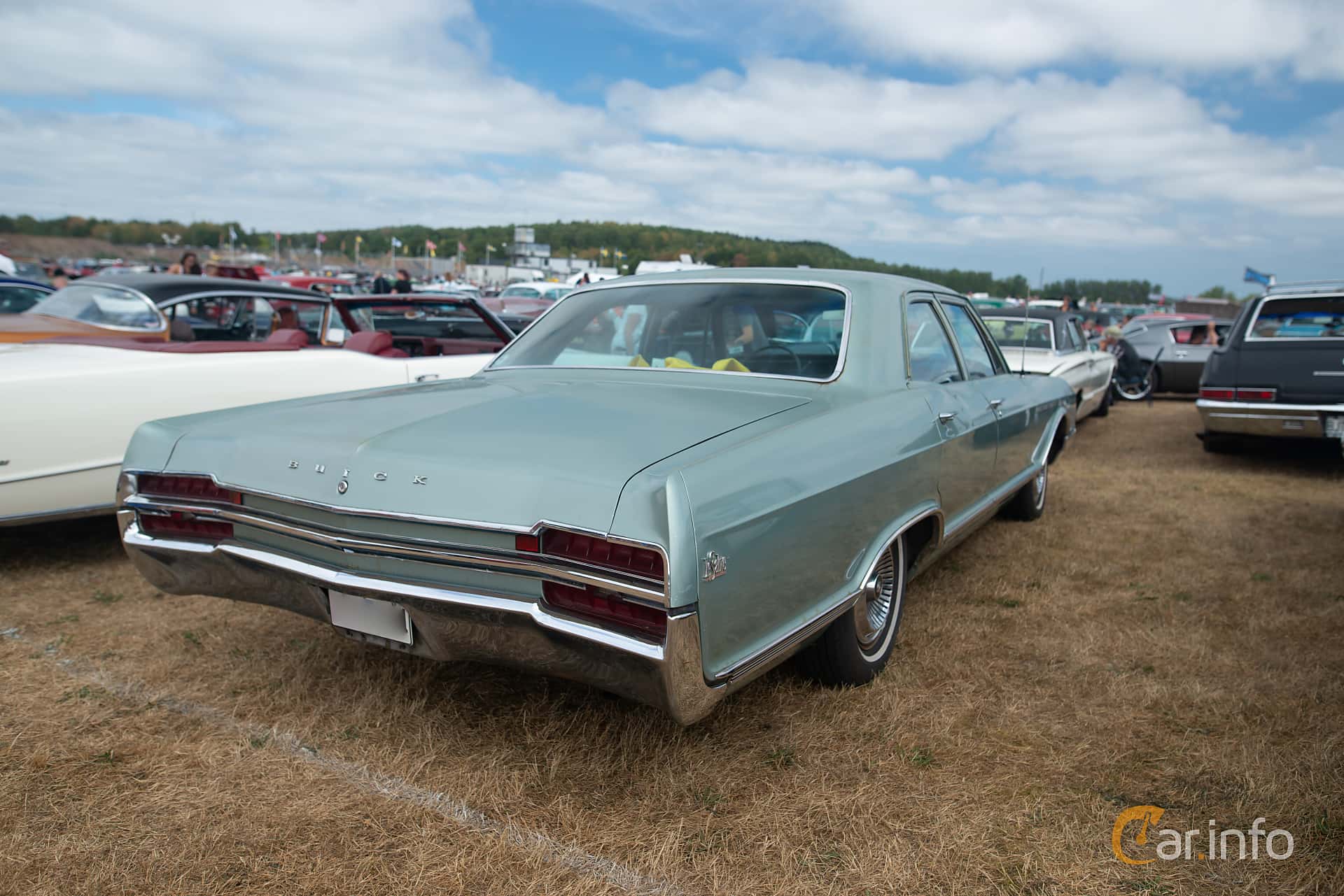 Buick LeSabre Custom Sedan 5.6 V8 223hp, 1966