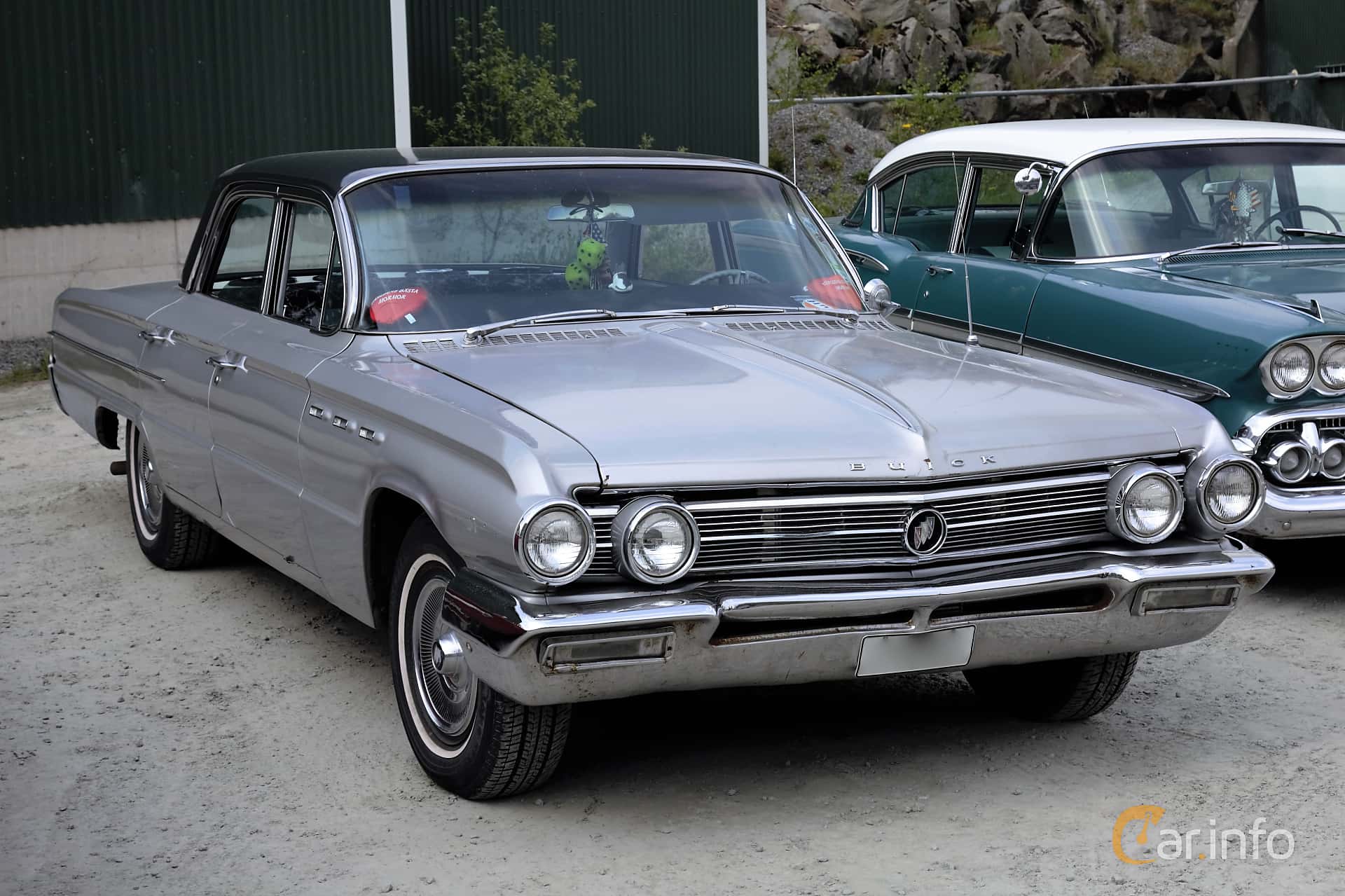 Buick LeSabre 4-door Sedan 6.6 V8 Automatic, 269hp, 1962